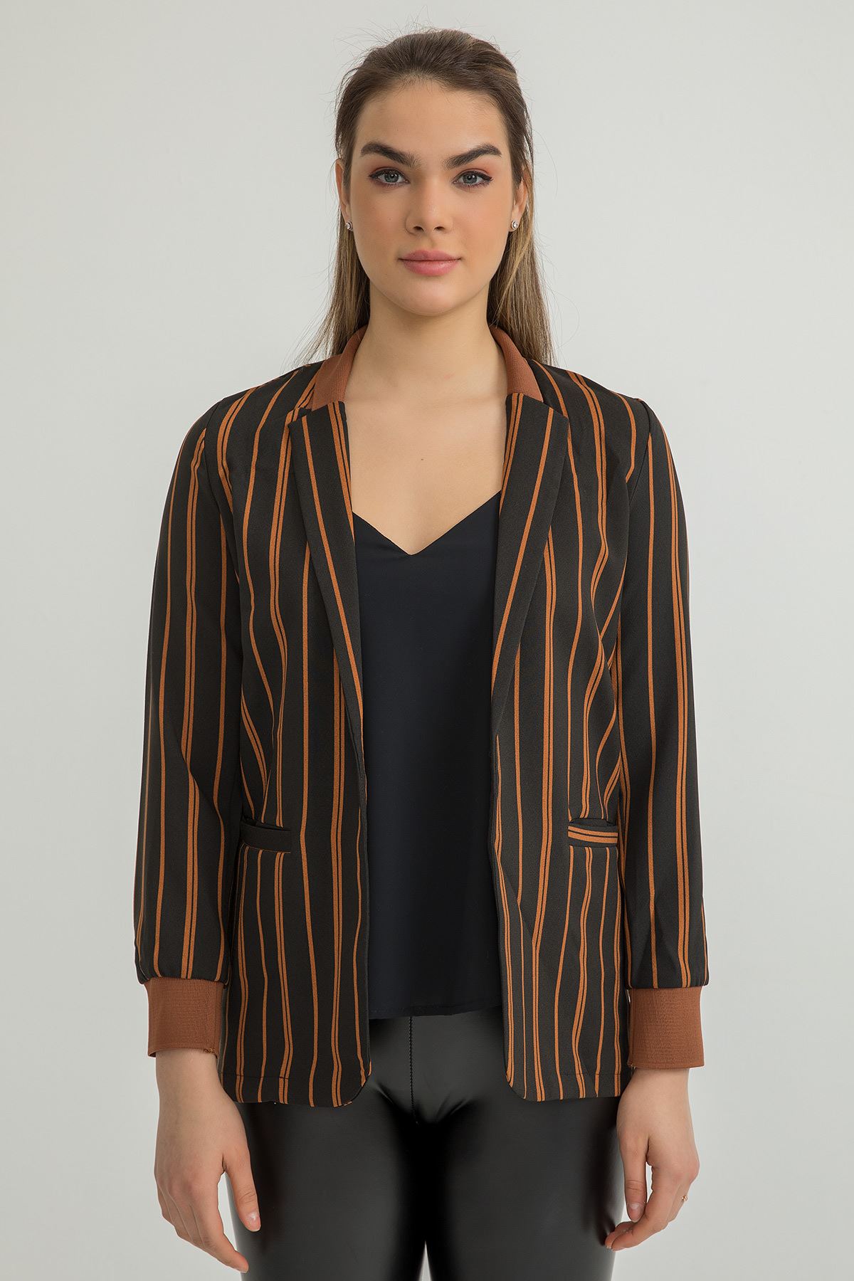 Классический женский пиджак длинный рукав в полоску атласный - Светло коричневый