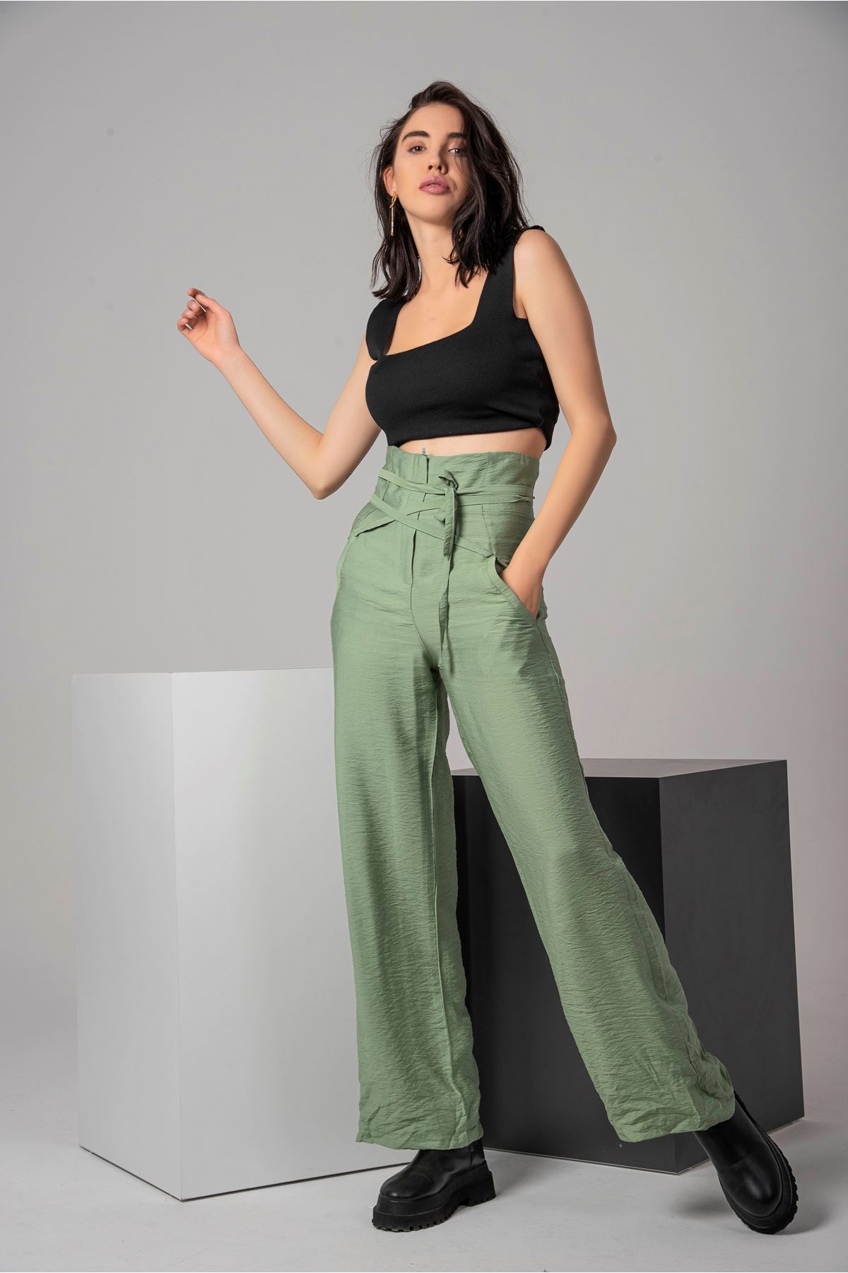 Bodrum Kalitesi Kumaş Bol Kalıp Geniş Paça Kadın Pantolon-Mint