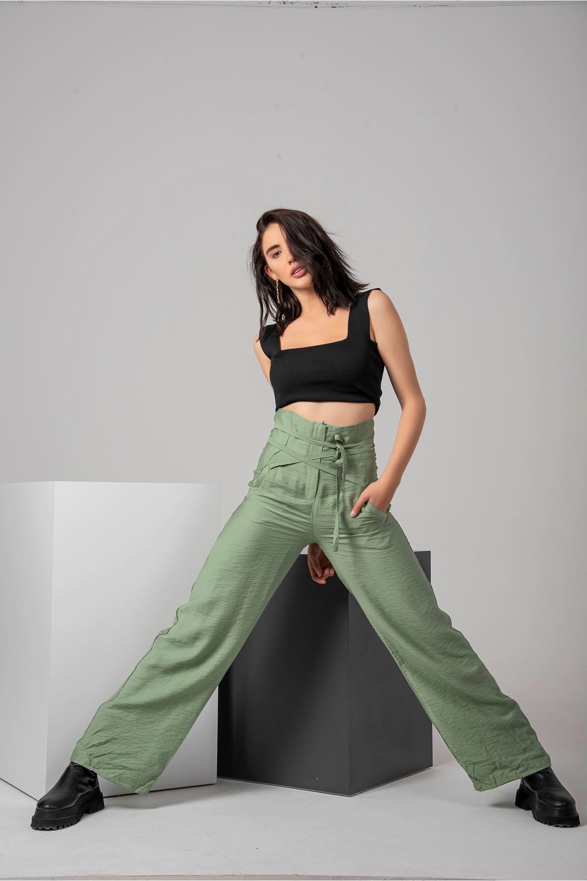 Bodrum Kalitesi Kumaş Bol Kalıp Geniş Paça Kadın Pantolon-Mint