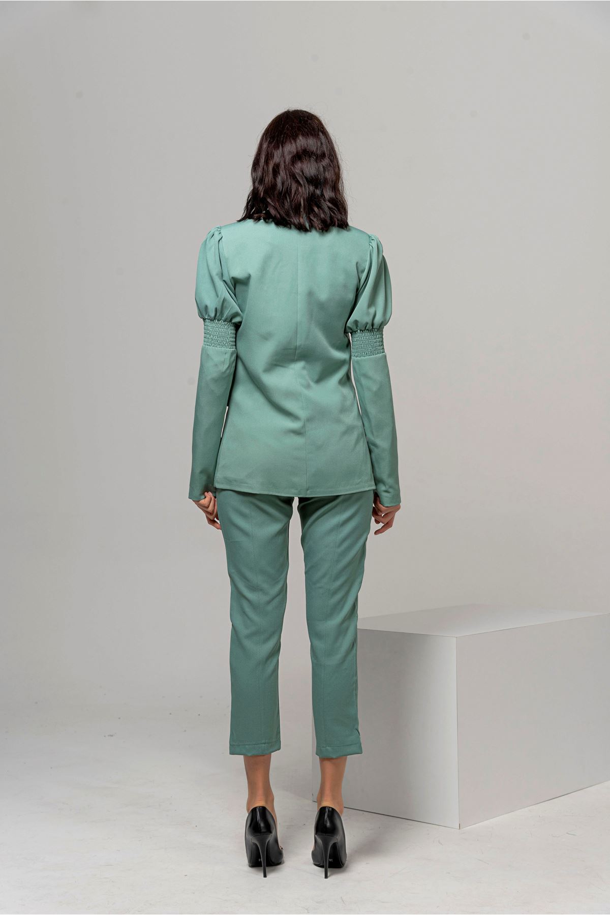 Atlas Kumaş Uzun Kollu Basen Boy Klasik Gipeli Kadın Ceket-Mint