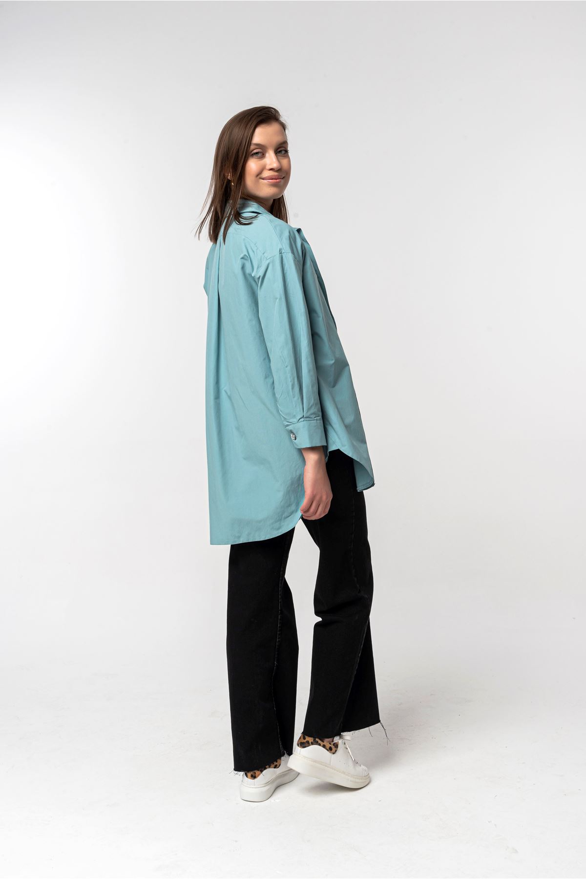 Soft Dokuma Kumaş Oversize/Salaş Düğme Detaylı Kadın Gömlek-Mint