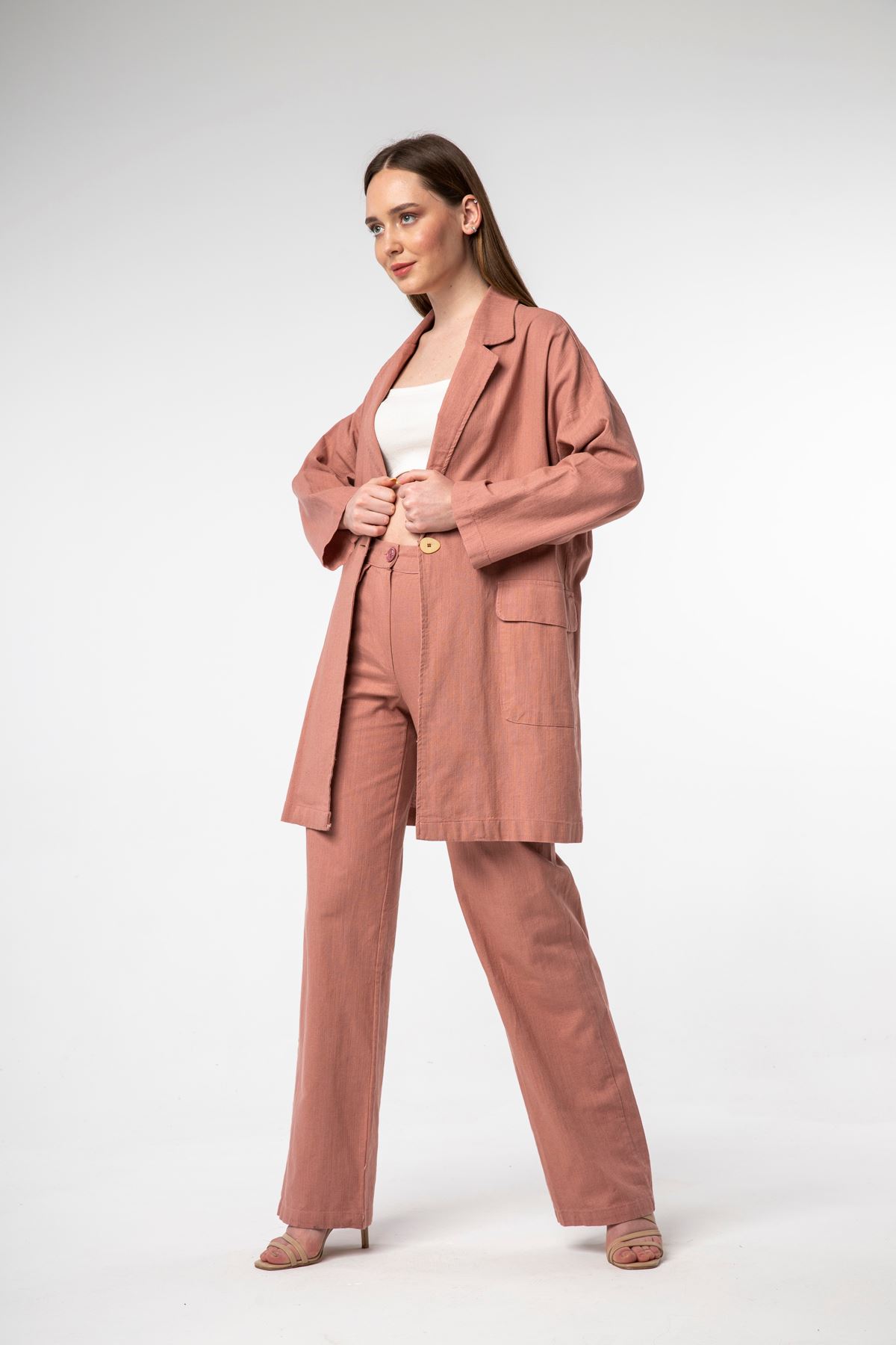 جاكيت نسائي الكتان ذراع طويلة طوق سترة تحت الحوض حجم كبير -  زهري فاتح 