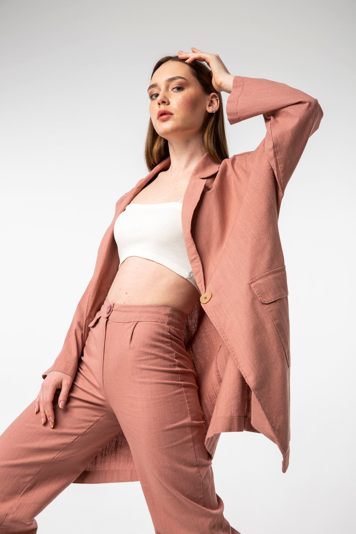 جاكيت نسائي الكتان ذراع طويلة طوق سترة تحت الحوض حجم كبير -  زهري فاتح 