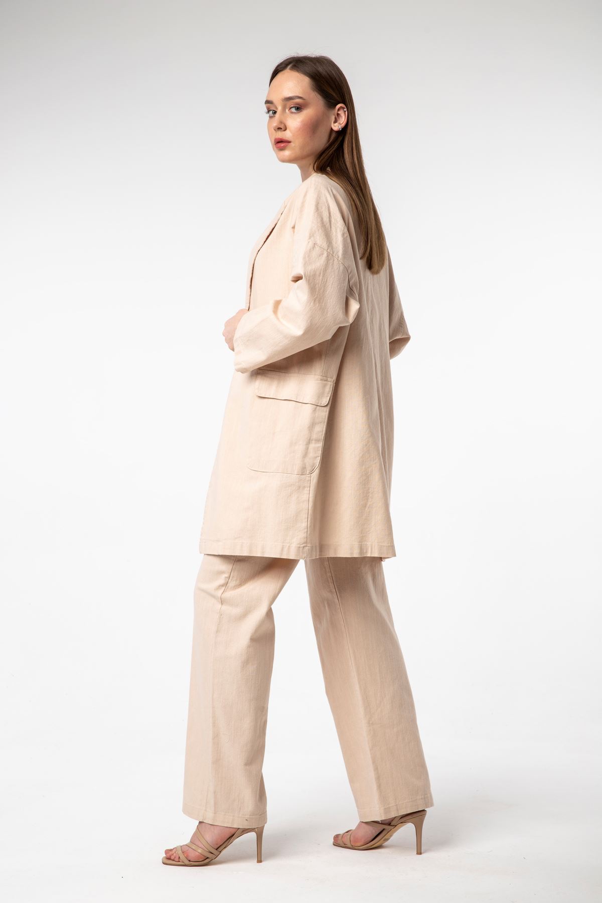 Linen Fabric Long Sleeve Revere Collar Below Hip Oversize Women Jacket - Beige 