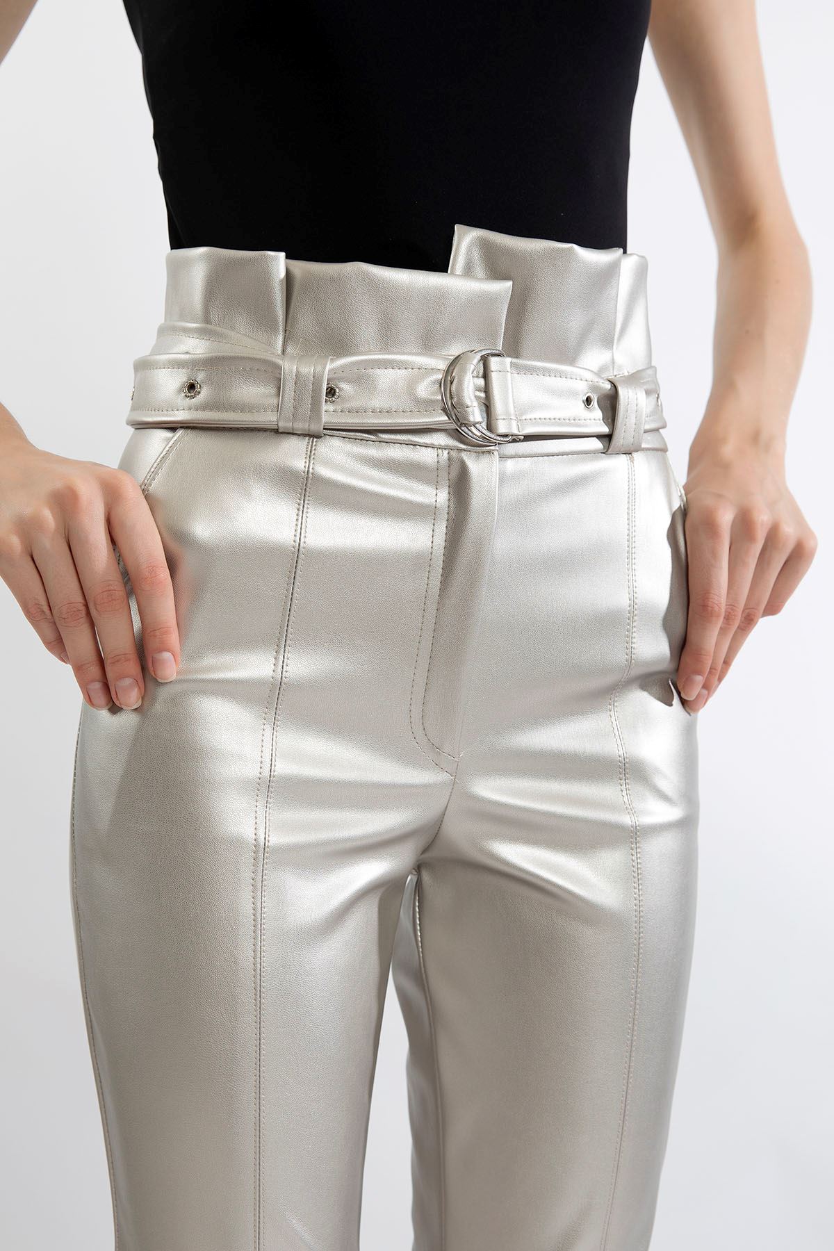 зара экокожа ткань Женские брюки с высокой посадкой с ремнем - Серебристый