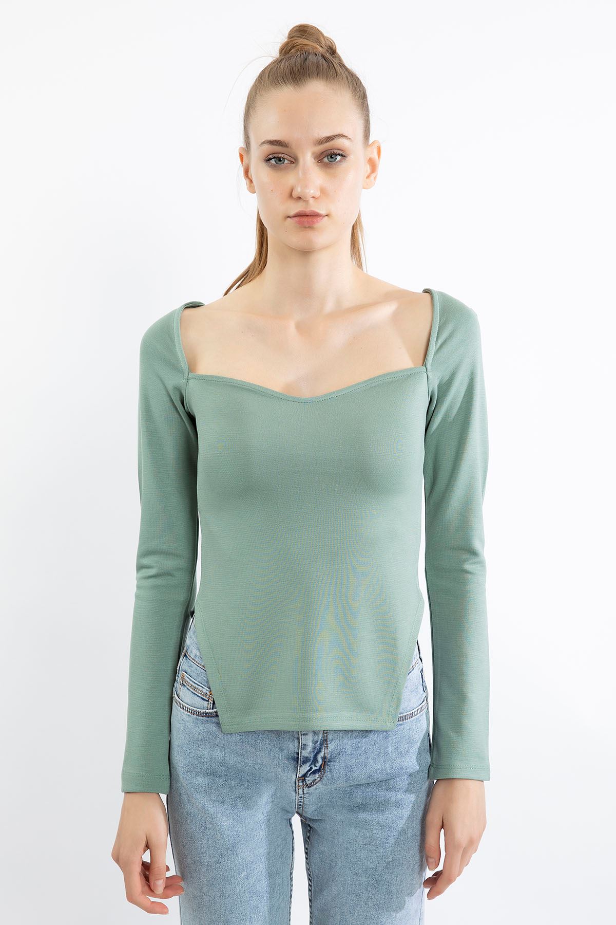 Çelik Örme Kumaş Uzun Kol Kalp Yaka Asimetrik Detaylı Kadın Bluz-Mint