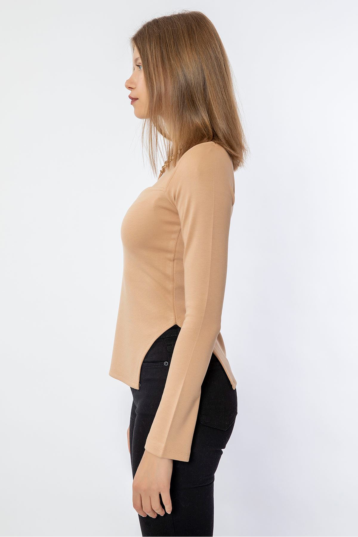 Çelik Örme Kumaş Uzun Kol Kalp Yaka Asimetrik Detaylı Kadın Bluz-Bej