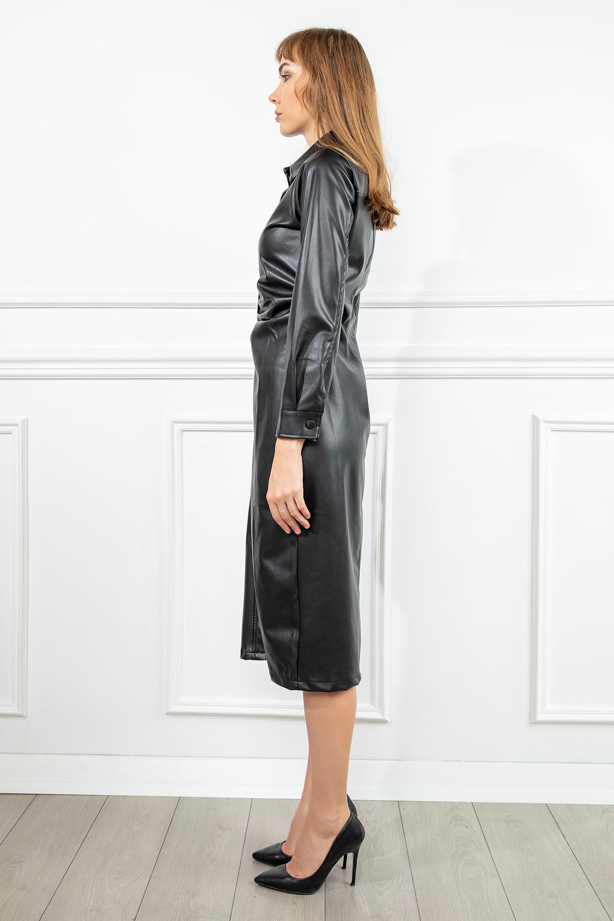 Zara Deri Kumaş Gömlek Yaka Bol Kalıp Büzgü Detaylı Kadın Elbise-Siyah