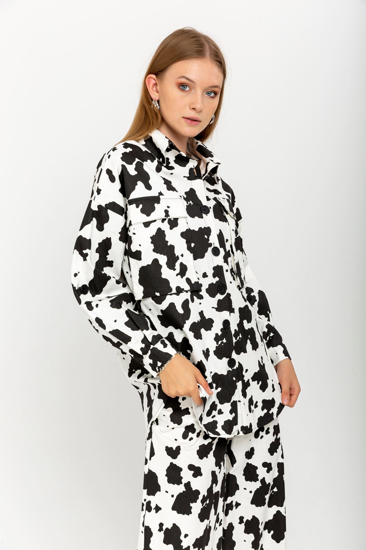 Gabardine Fabric Long Sleeve Shirt Collar Oversize Cow Print Women Jacket - Ecru