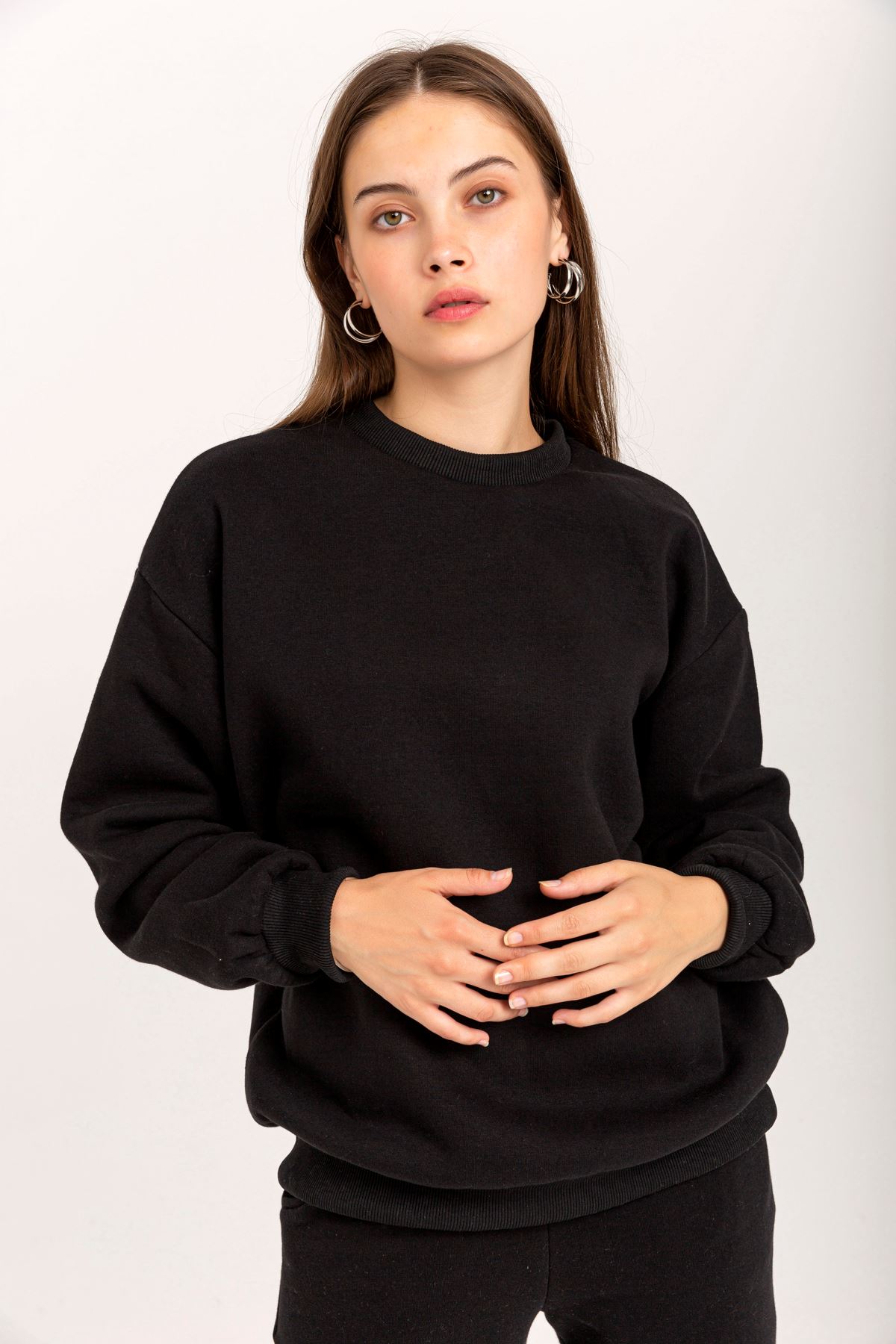 Şardonlu 3 İplik Kumaş Uzun Kol Basen Altı Boy Kadın Sweatshirt-Siyah