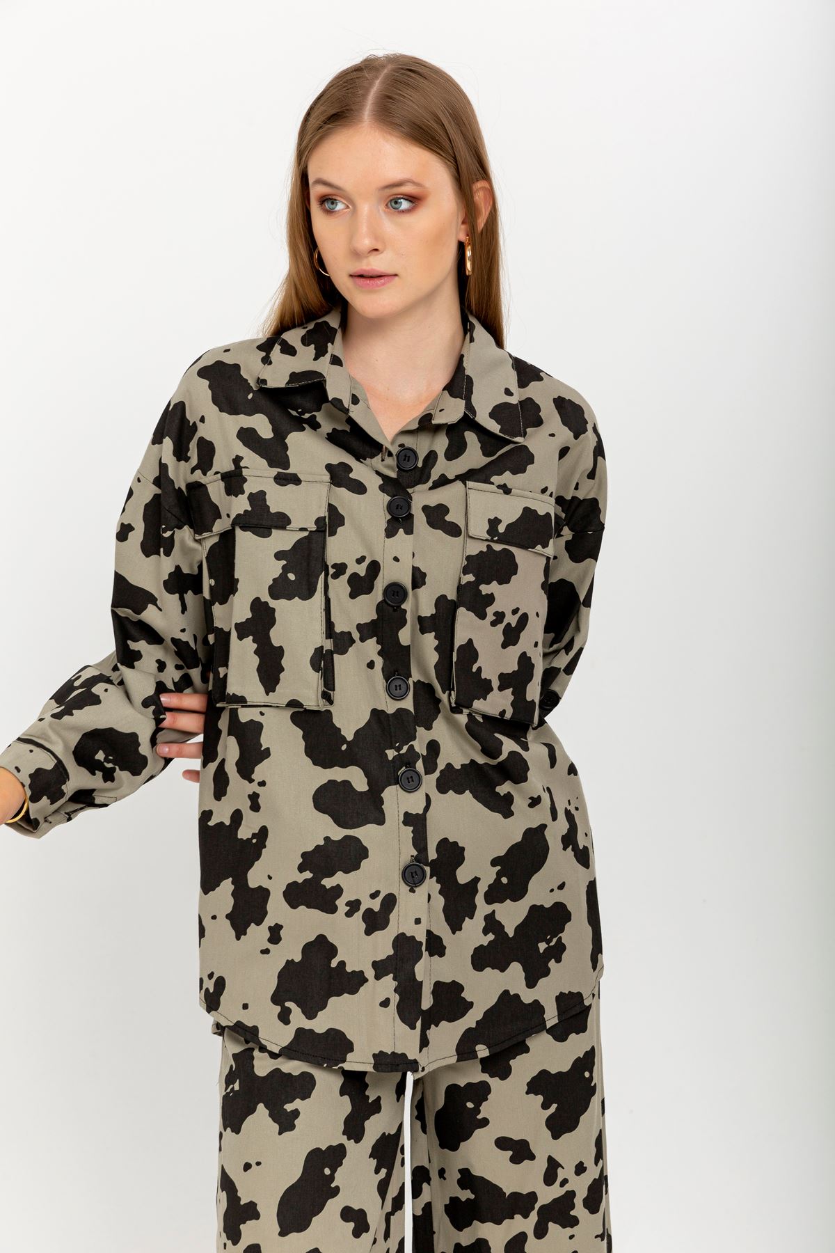 Gabardine Fabric Long Sleeve Shirt Collar Oversize Cow Print Women Jacket - Grey