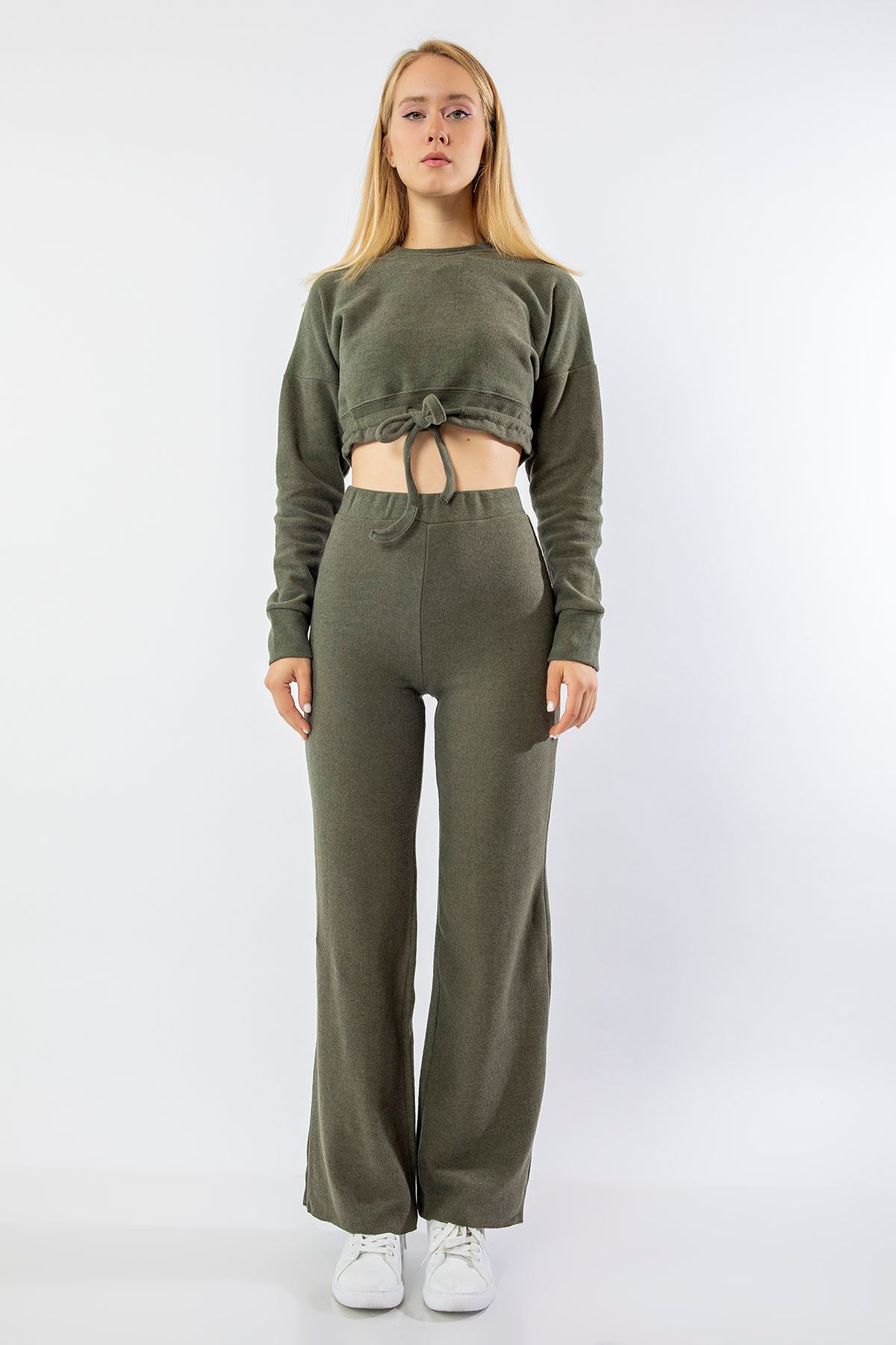 Thessaloniki Knitted Fabric Long Sleeve Bicycle Collar Short Cropped Blouses - Khaki 