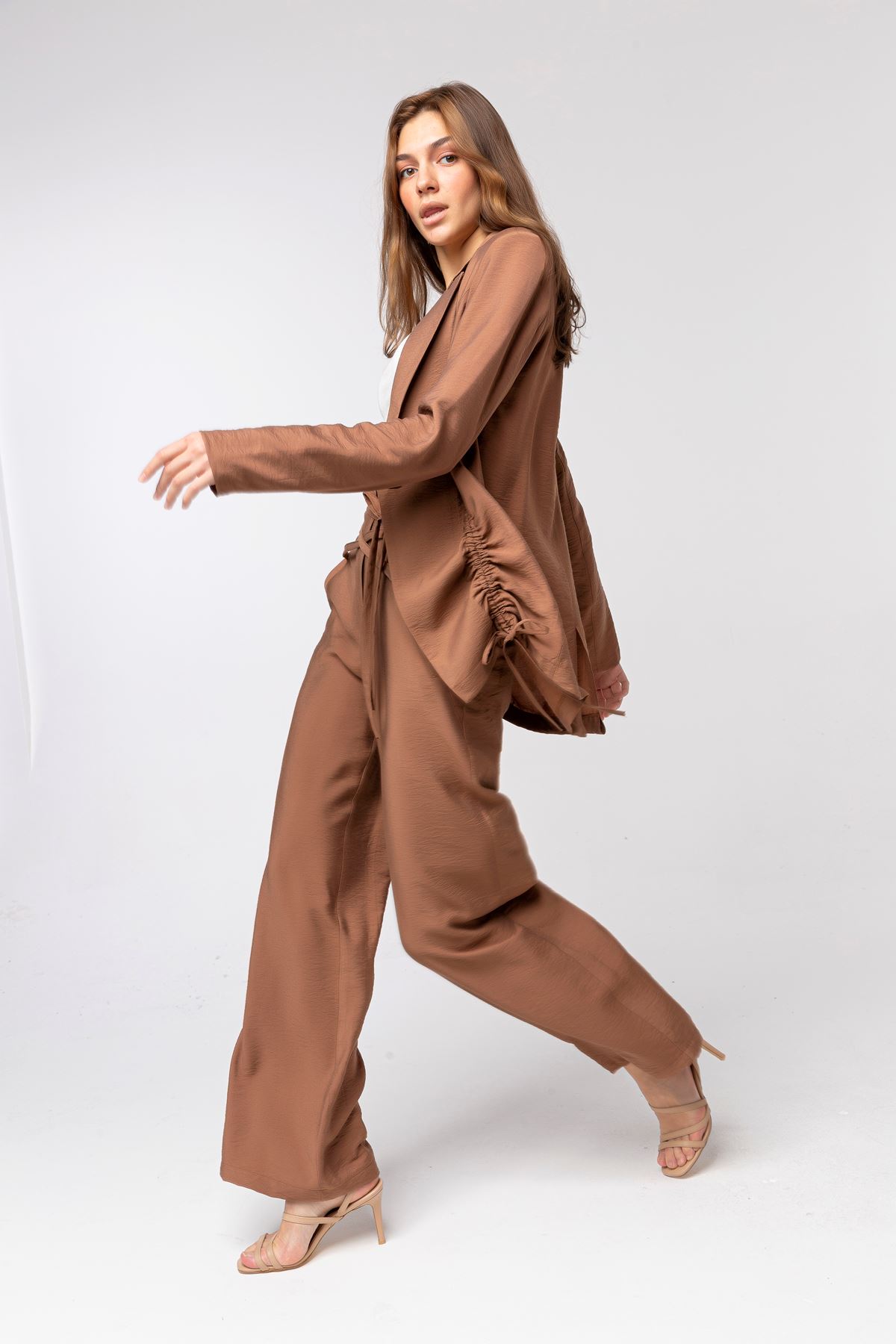 Polyester Fabric Long Sleeve Below Hip Shrried Sides Women Jacket - Brown