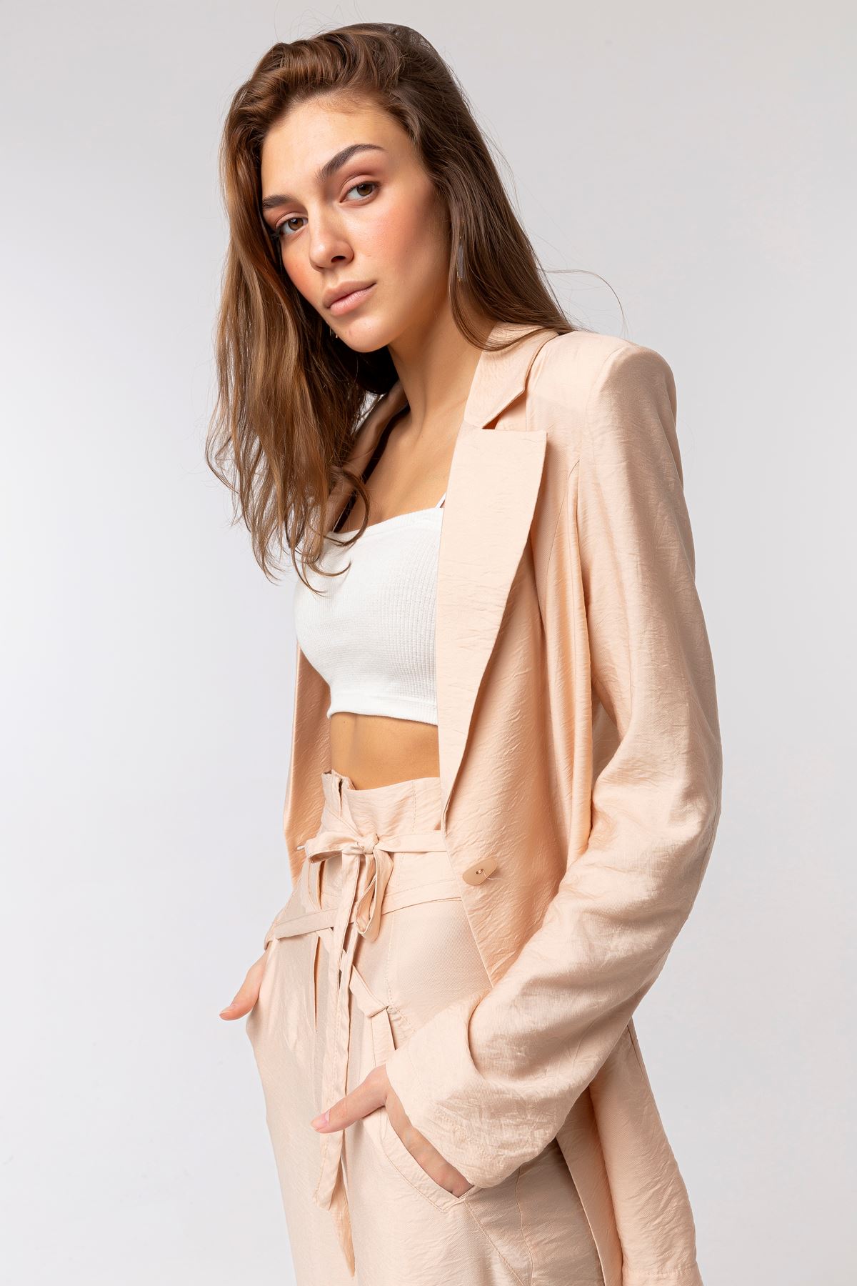 Polyester Fabric Long Sleeve Below Hip Shrried Sides Women Jacket - Beige 