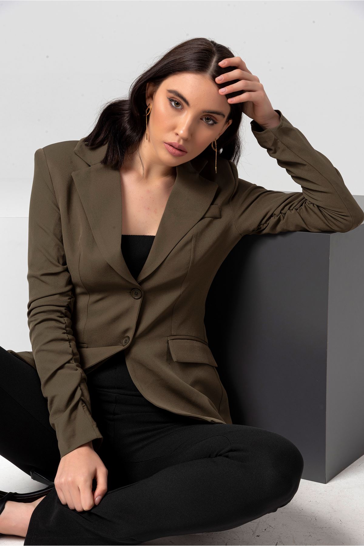 Polyester Fabric Hip Height Classical Shirred Sleeve Women Jacket - Khaki 