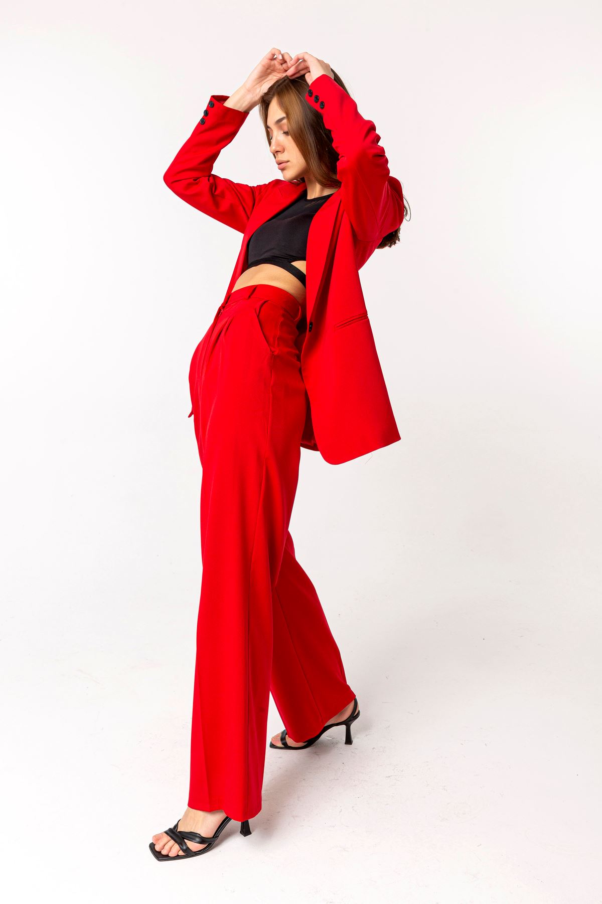Atlas Kumaş Uzun Kollu Basen Altı Boy Tek Düğmeli Kadın Palazzo Ceket-Kırmızı