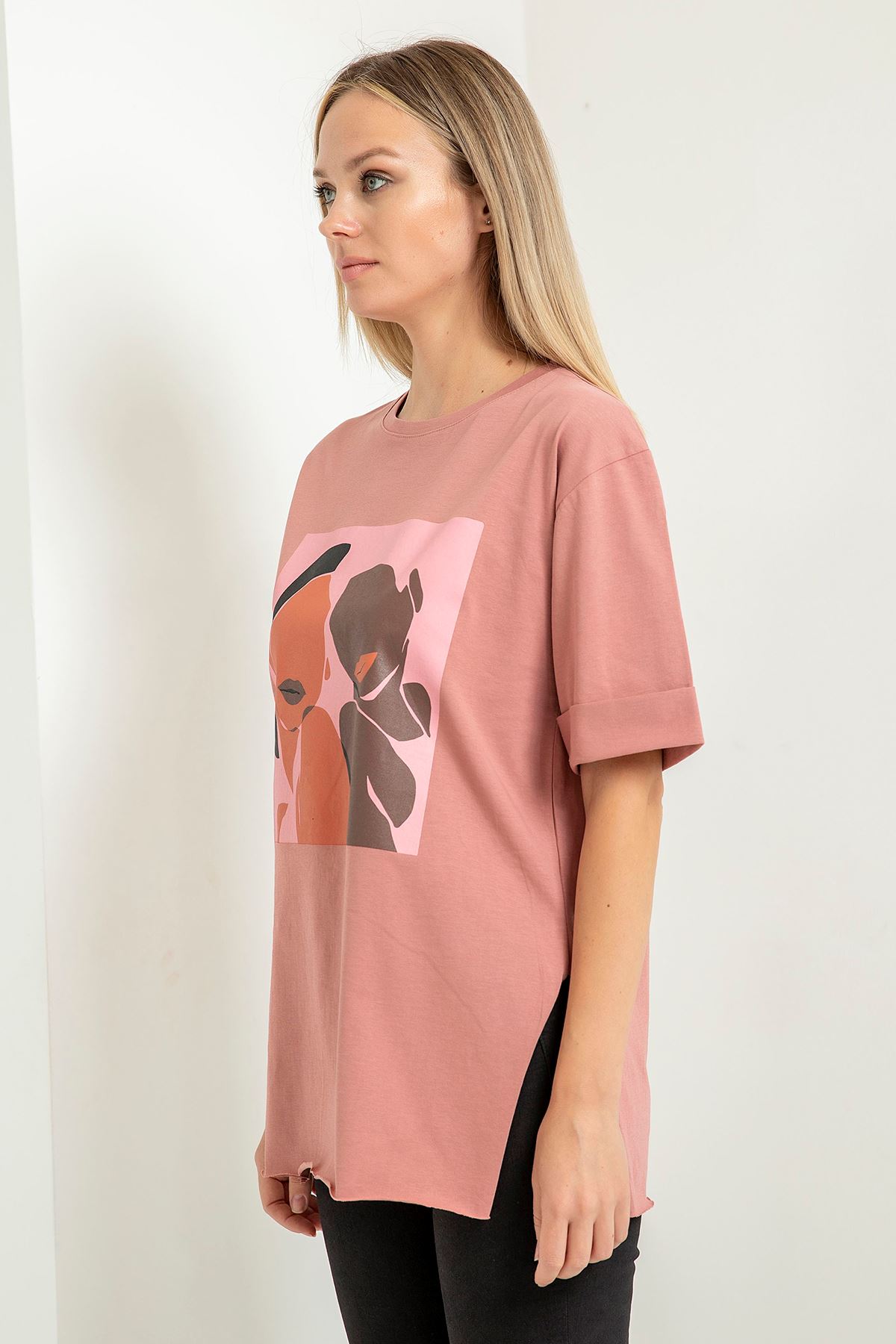 Süprem Kumaş Basen Altı Boy Rahat Kalıp Bulut Desenli Kadın T-Shirt-Pudra