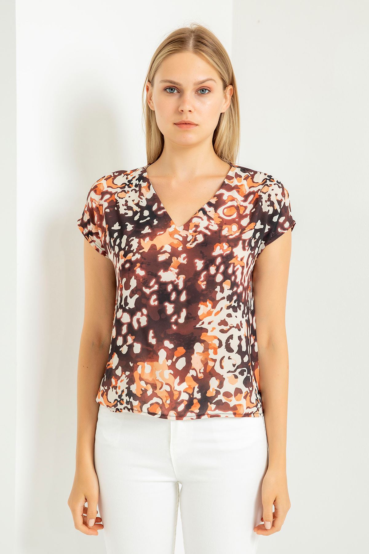 Jessica Blouse Short Sleeve V-Neck Leopard Print Blouse - Chanterelle 