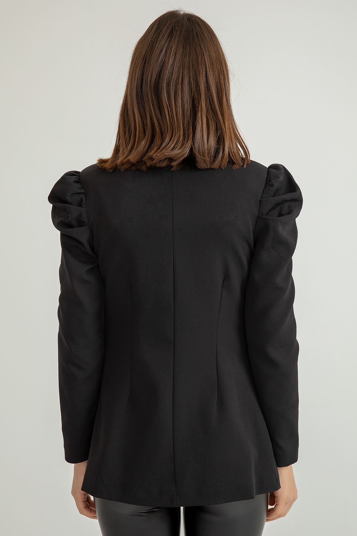 Atlas Kumaş Uzun Kol Şal Yaka Klasik Kalıp Büzgü Detay Kadın Ceket-Siyah