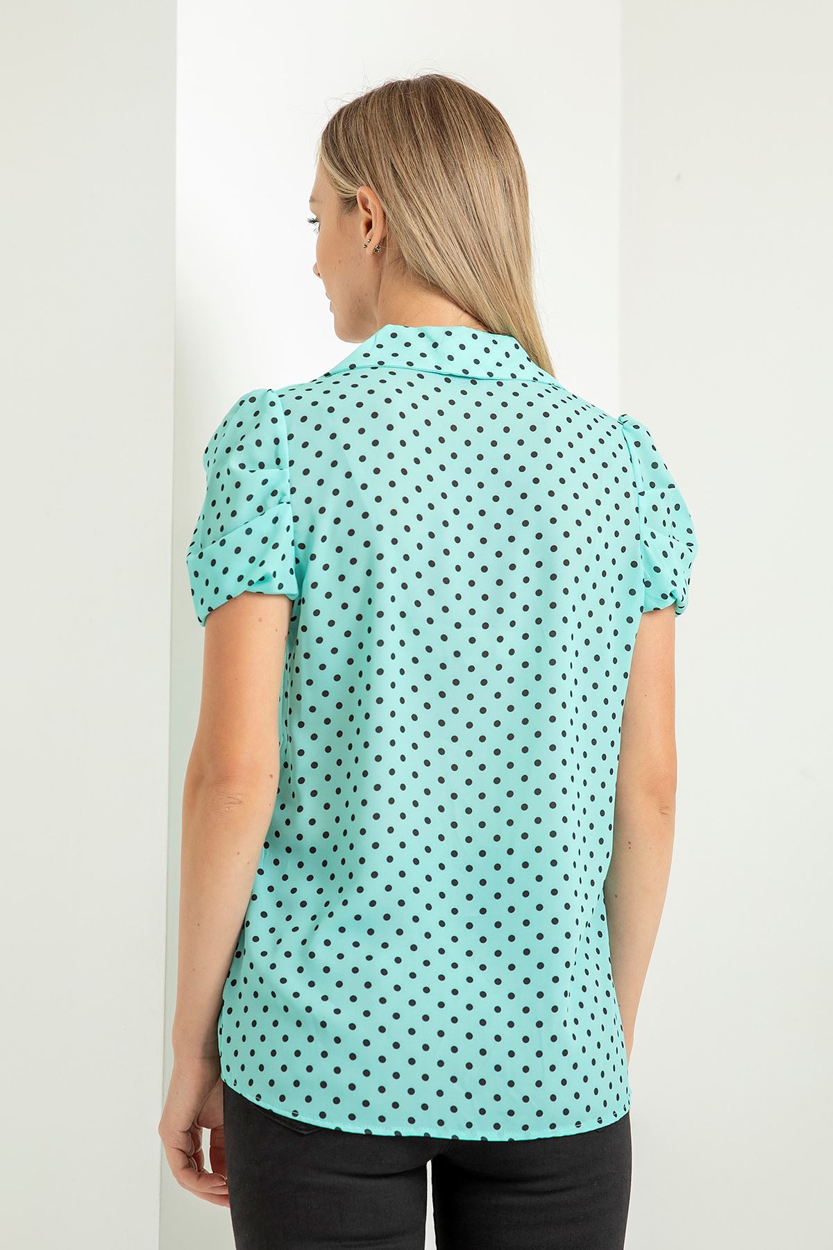 قميص نسائي قماش جيسيكا ذراع قصير طوق القميص قصيرة المنقط - اخضر فاتح