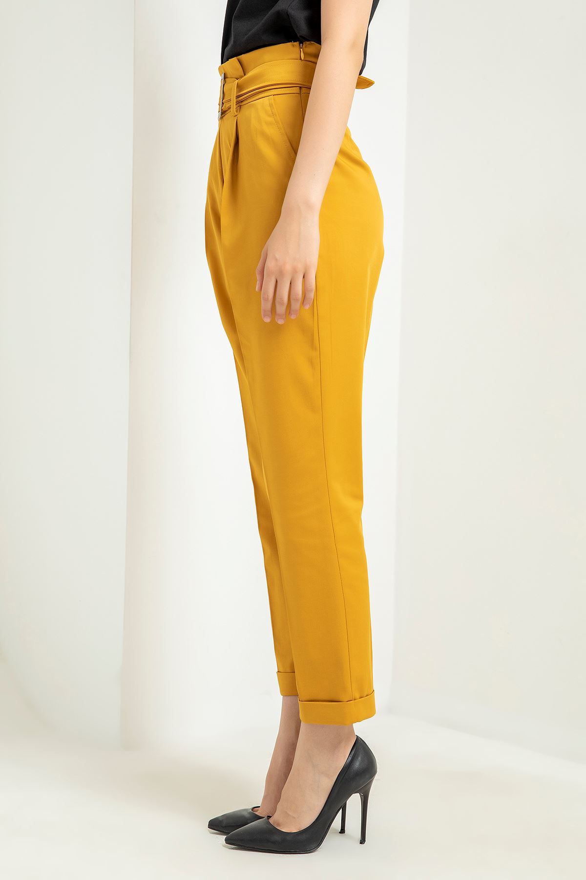 Erika Fabric Ankle Length Carrot Style Women'S Trouserwith Belt - Mustard