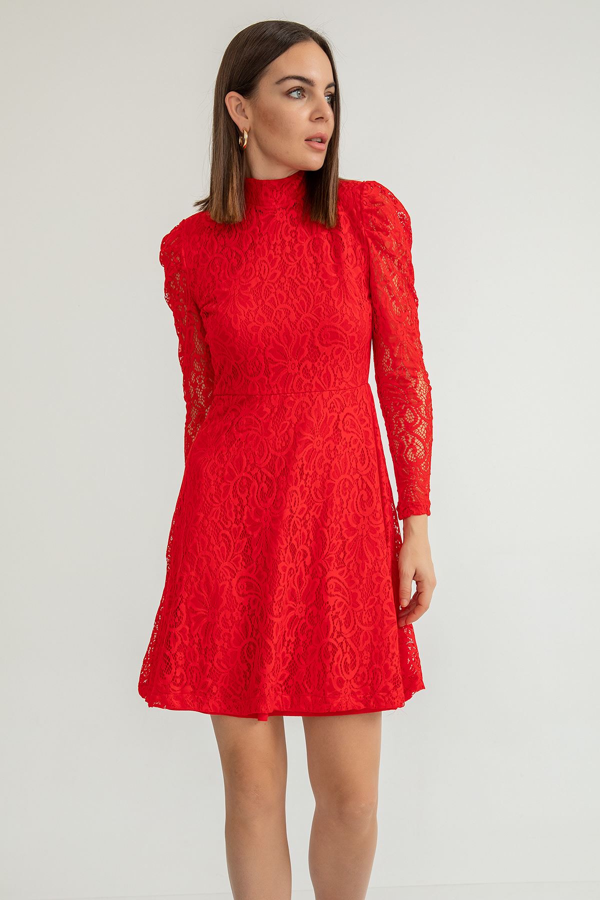 Çelik Örme Kumaş Dik Yaka Diz Üstü Boy Dantelli Astarlı Kadın Elbise-Kırmızı
