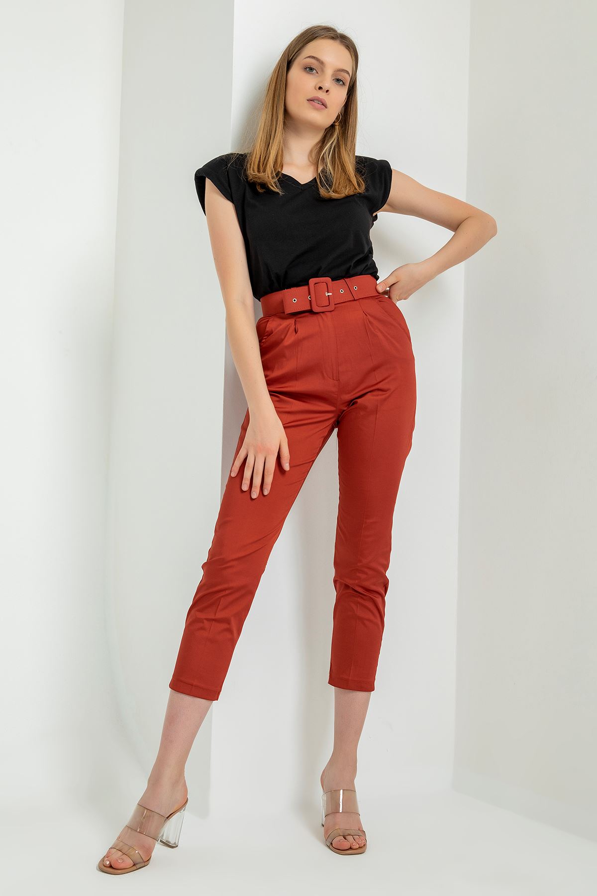 Atlas Fabric 3/4 Short Belted Women'S Trouser - Brick 