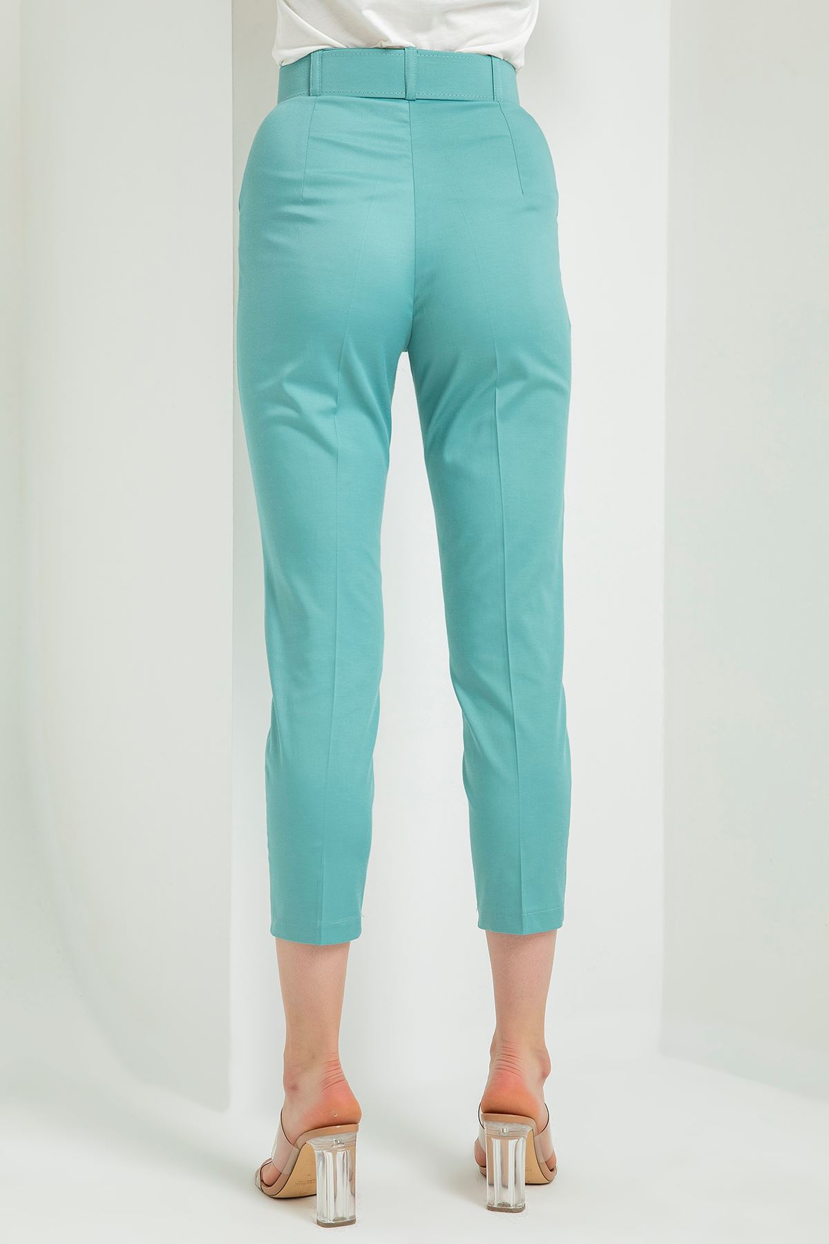 Atlas Fabric 3/4 Short Belted Women'S Trouser - Mint