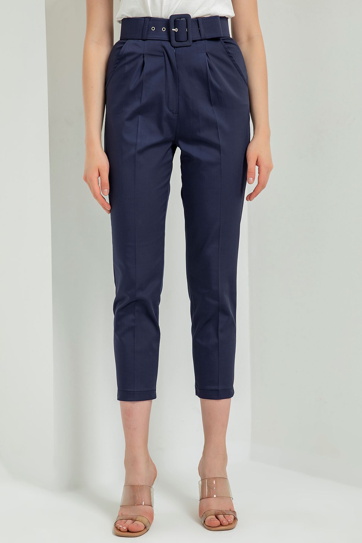 Atlas Fabric 3/4 Short Belted Women'S Trouser - Navy Blue 
