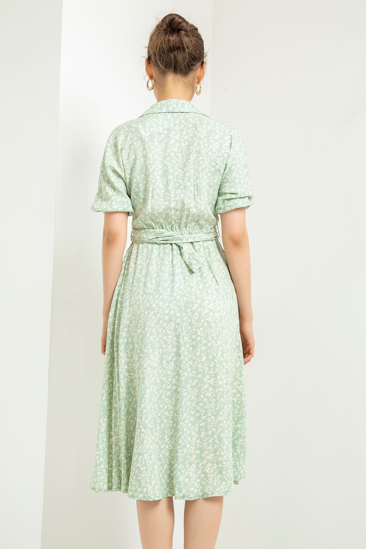 فستان نسائي قماش فيسكون ذراع قصير طوق القميص ارتفاع الركبة زهرة مقرمشة - اخضر فاتح