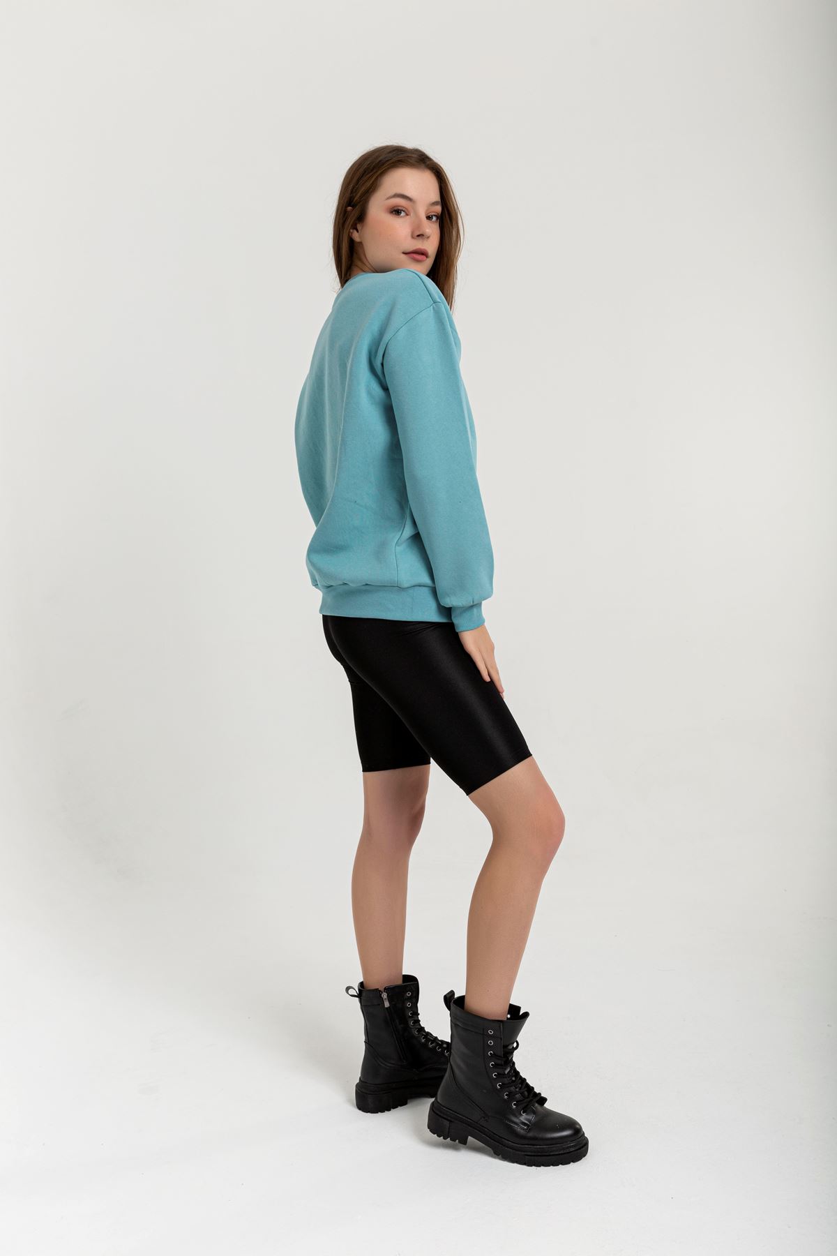 Şardonlu 3 İplik Kumaş Uzun Kol Basen Boy Yazılı Kadın Sweatshirt-Mavi