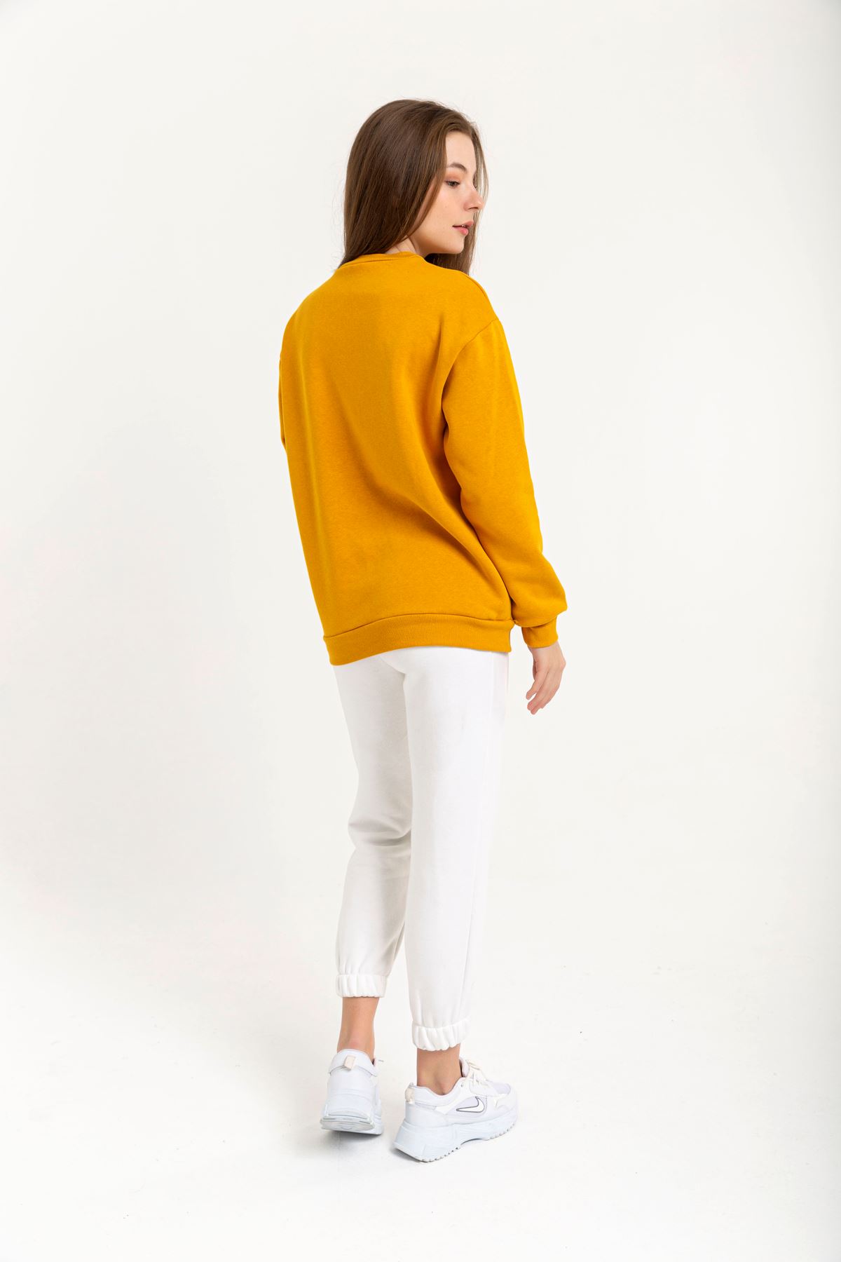 Şardonlu 3 İplik Kumaş Uzun Kol Basen Boy Yazılı Kadın Sweatshirt-Hardal