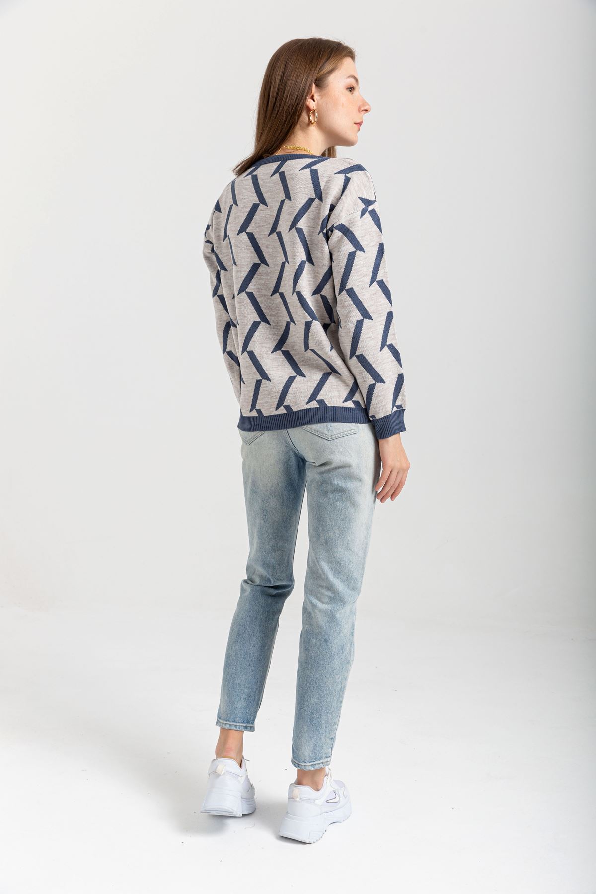 Knitwear Fabric Long Sleeve Bicycle Collar Geometric Print Women Sweater - Grey