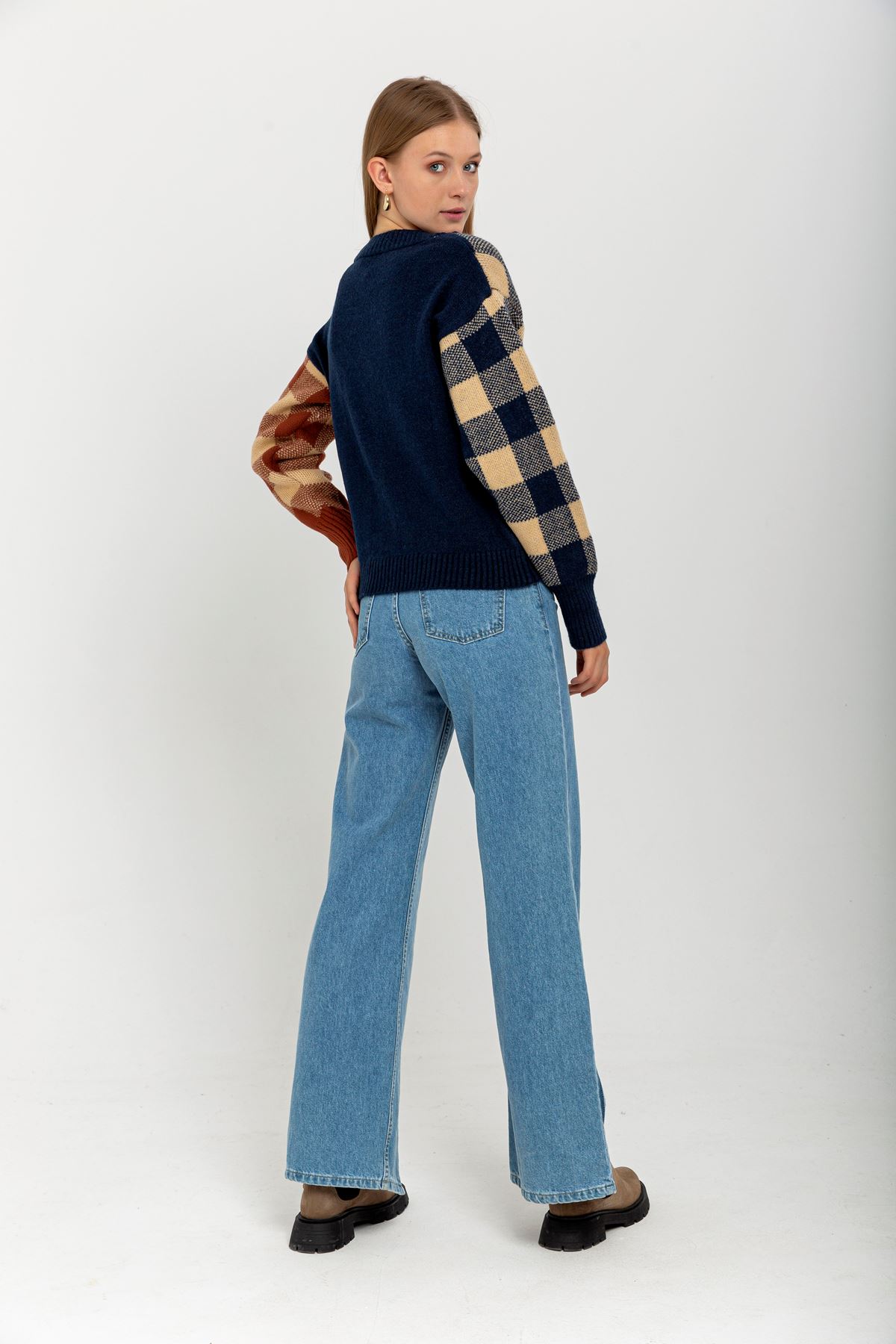 Knitwear Fabric Long Sleeve V-Neck Short Women Cardigan - Brown