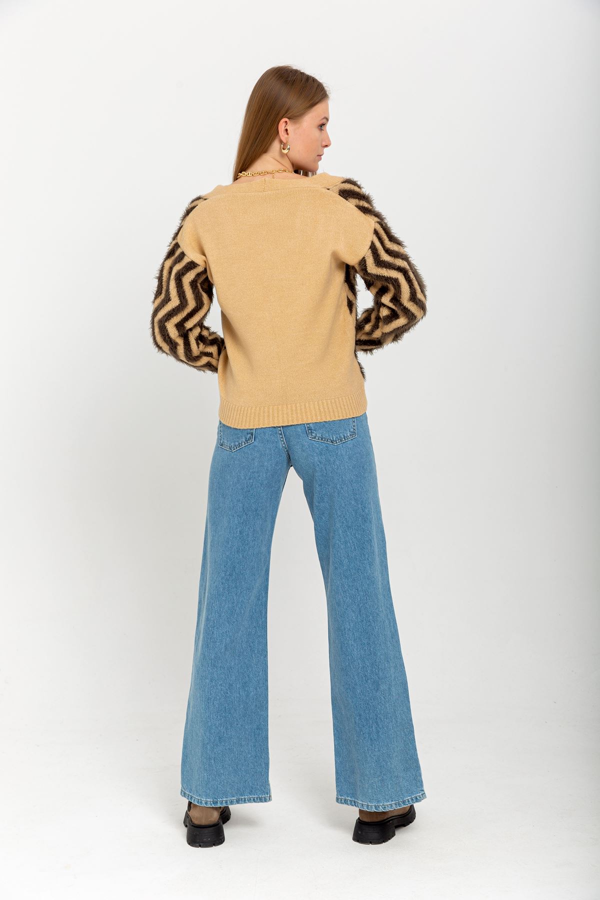 Knitwear Fabric Long Sleeve V-Neck Short Fringed Women Cardigan - Beige 