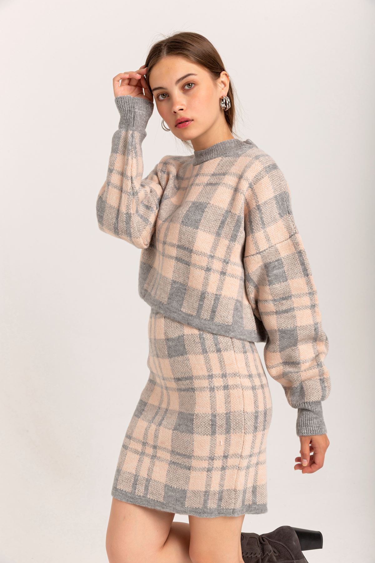 Knitwear Fabric Long Sleeve Bicycle Collar Plaid Women'S Set - Grey