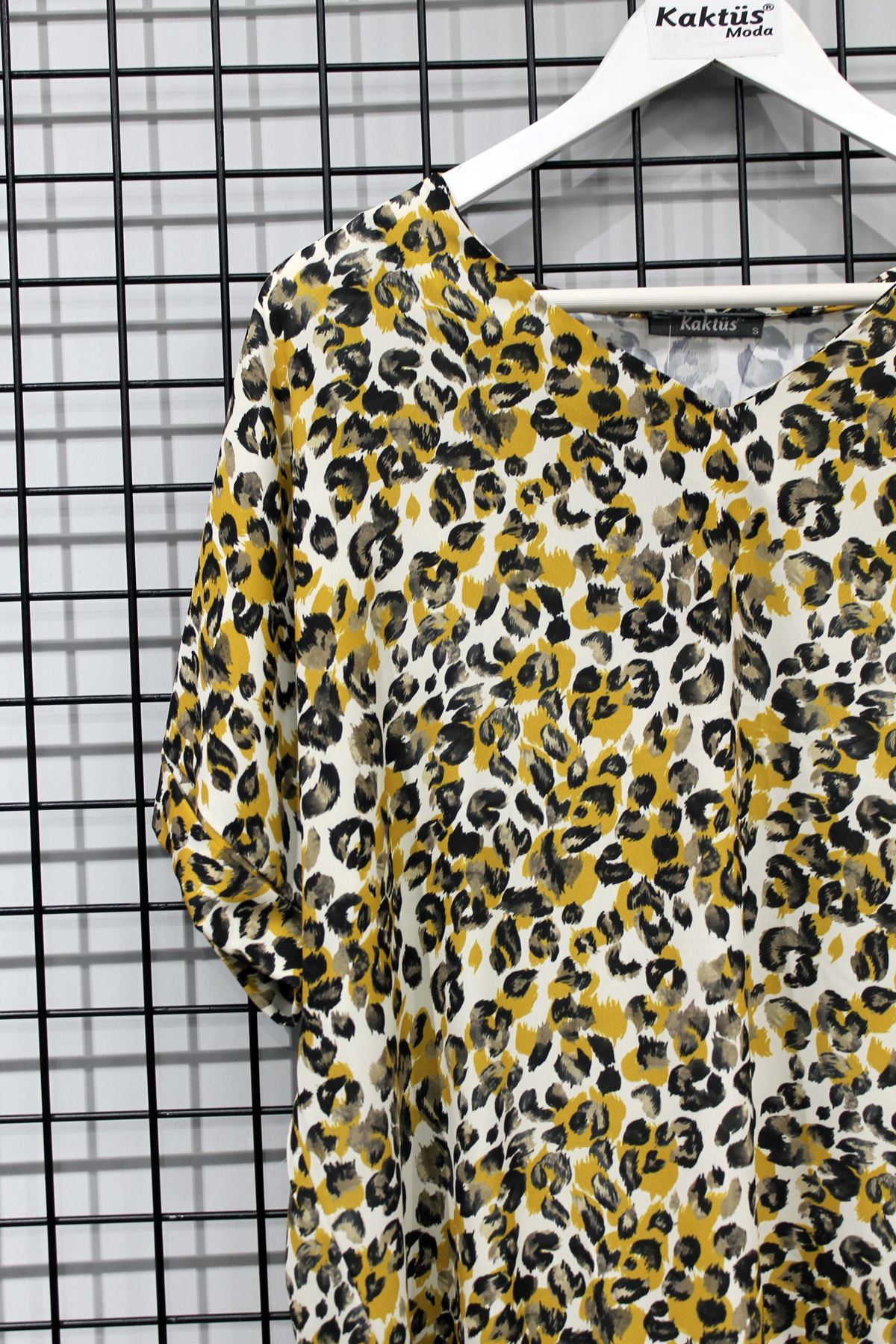 Jesica Blouse Short Sleeve V-Neck Oversize Leopard Print Blouse - Mustard