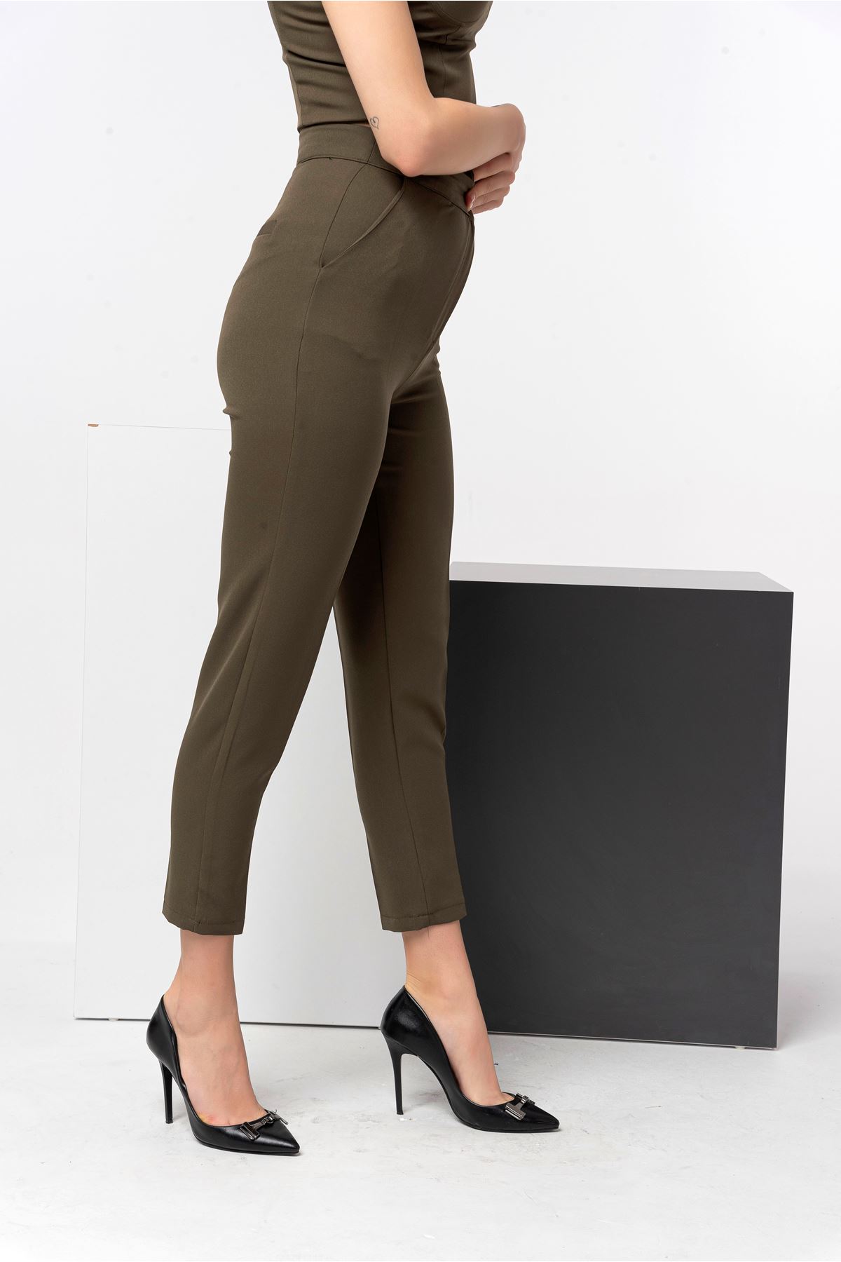 Atlas Kumaş Klasik Kadın Pantolon-Haki