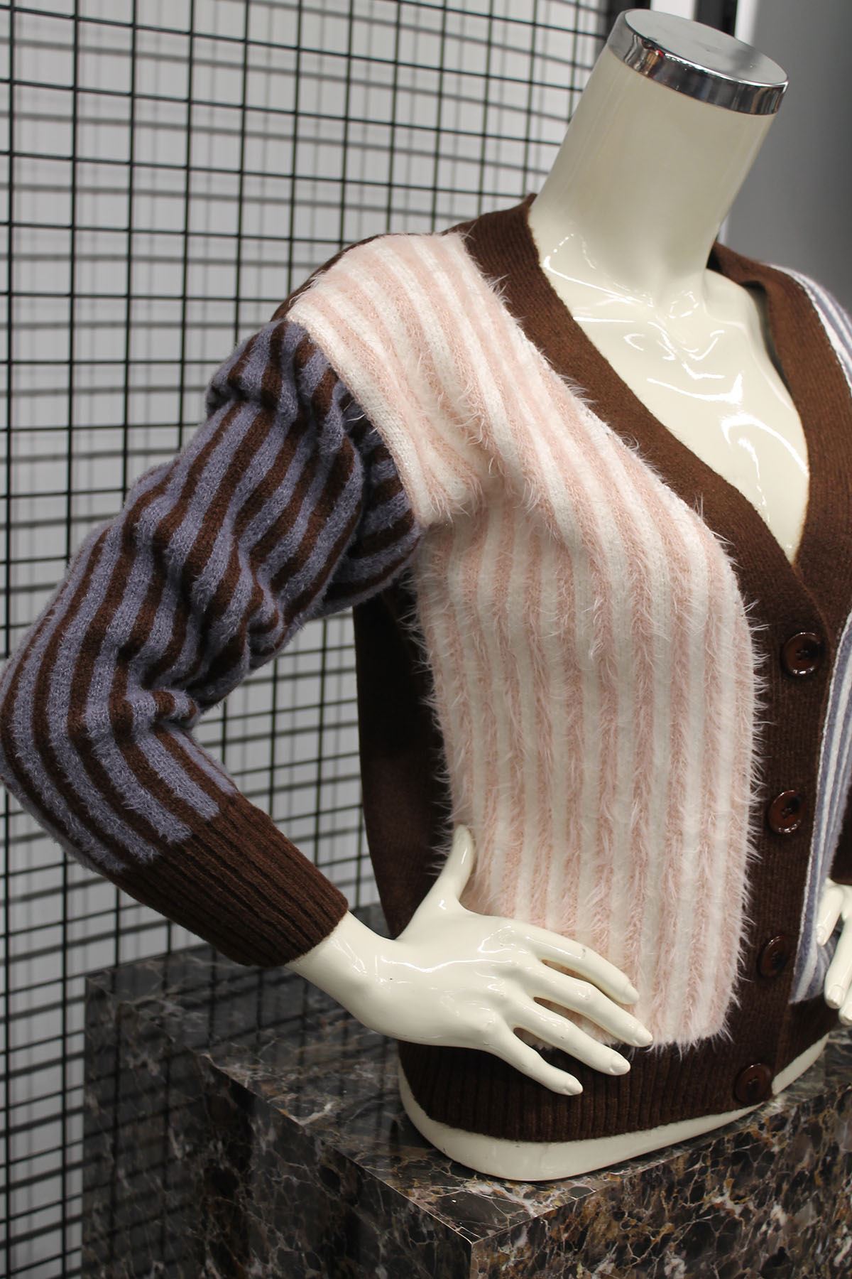 Knitwear Fabric Long Sleeve V-Neck Short Striped Women Cardigan - Light Pink-Grey