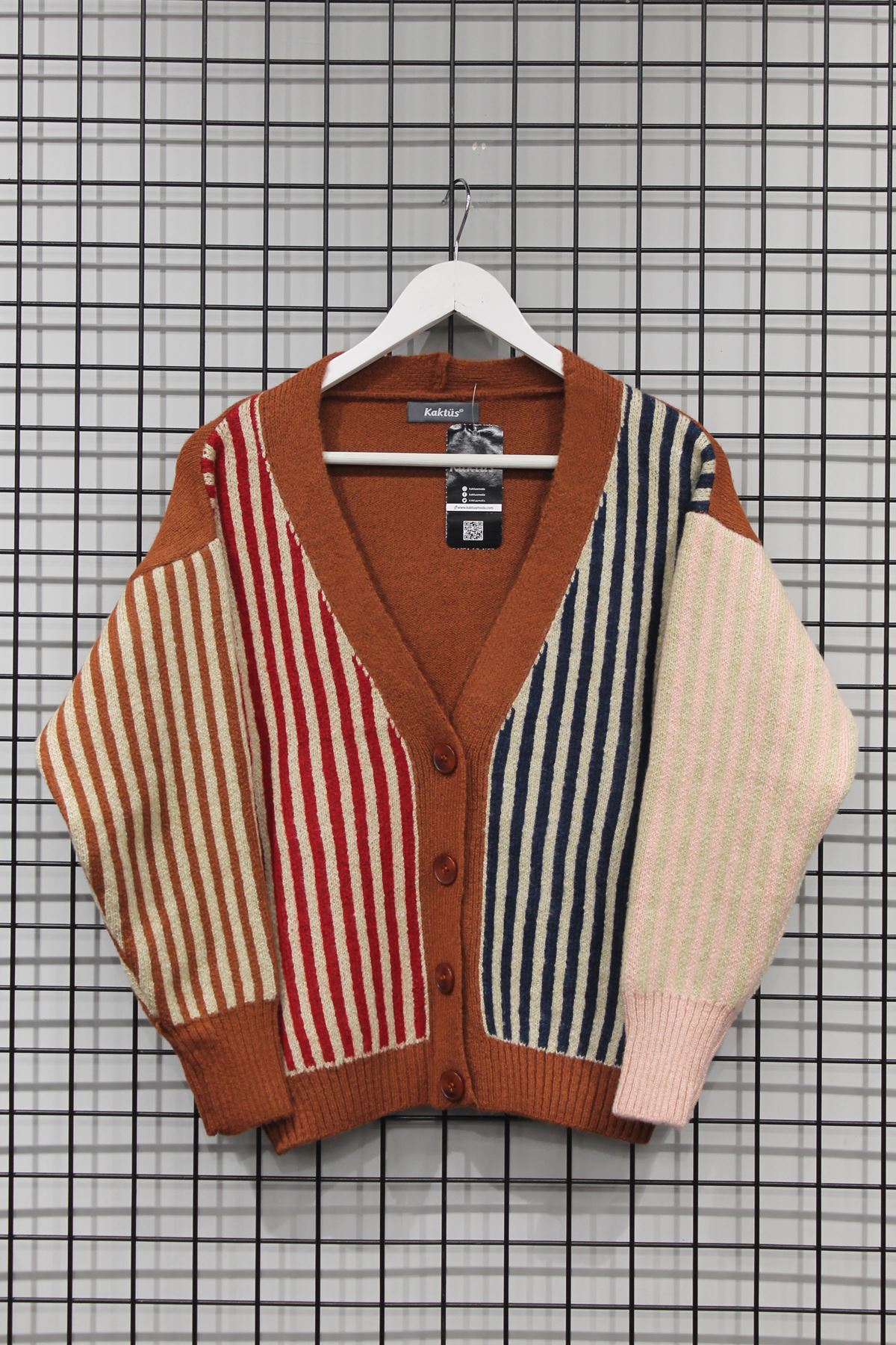 Knitwear Fabric Long Sleeve V-Neck Short Striped Women Cardigan - Navy-Burgundy