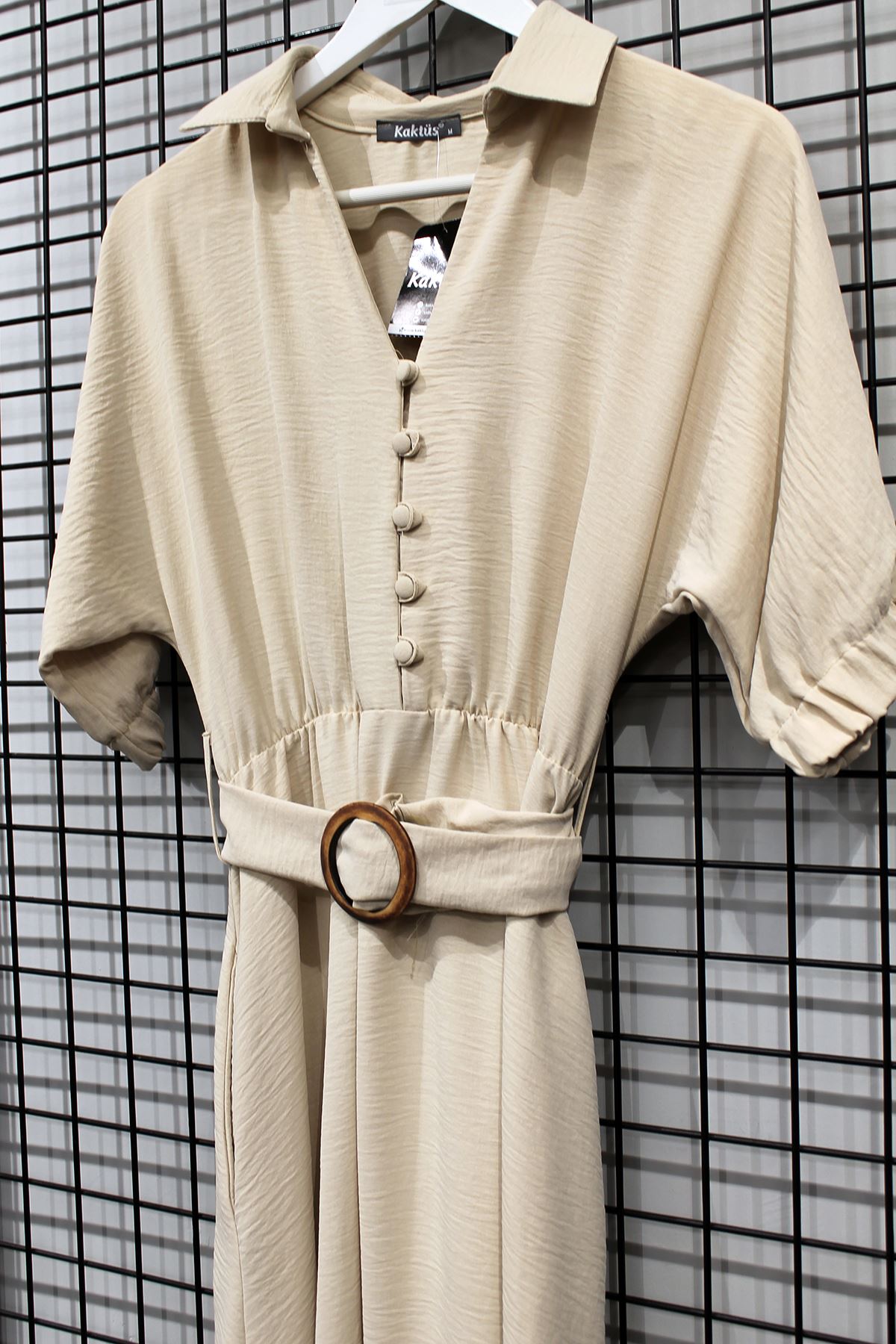 فستان نسائي قماش الكتان ذراع قصير طوق القميص ميدي - حجري