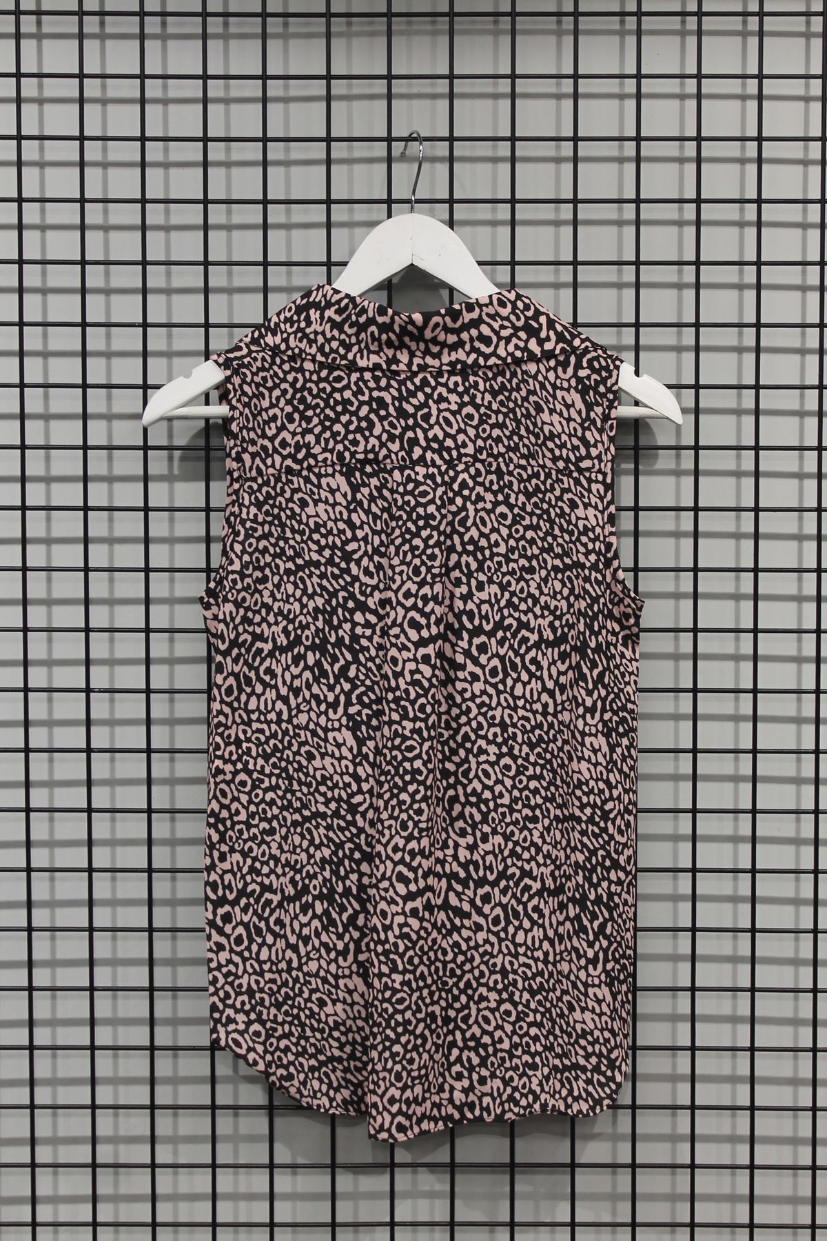 Jessica Fabric Sleeveless Shirt Collar Auger Leopard Print Blouse - Light Pink