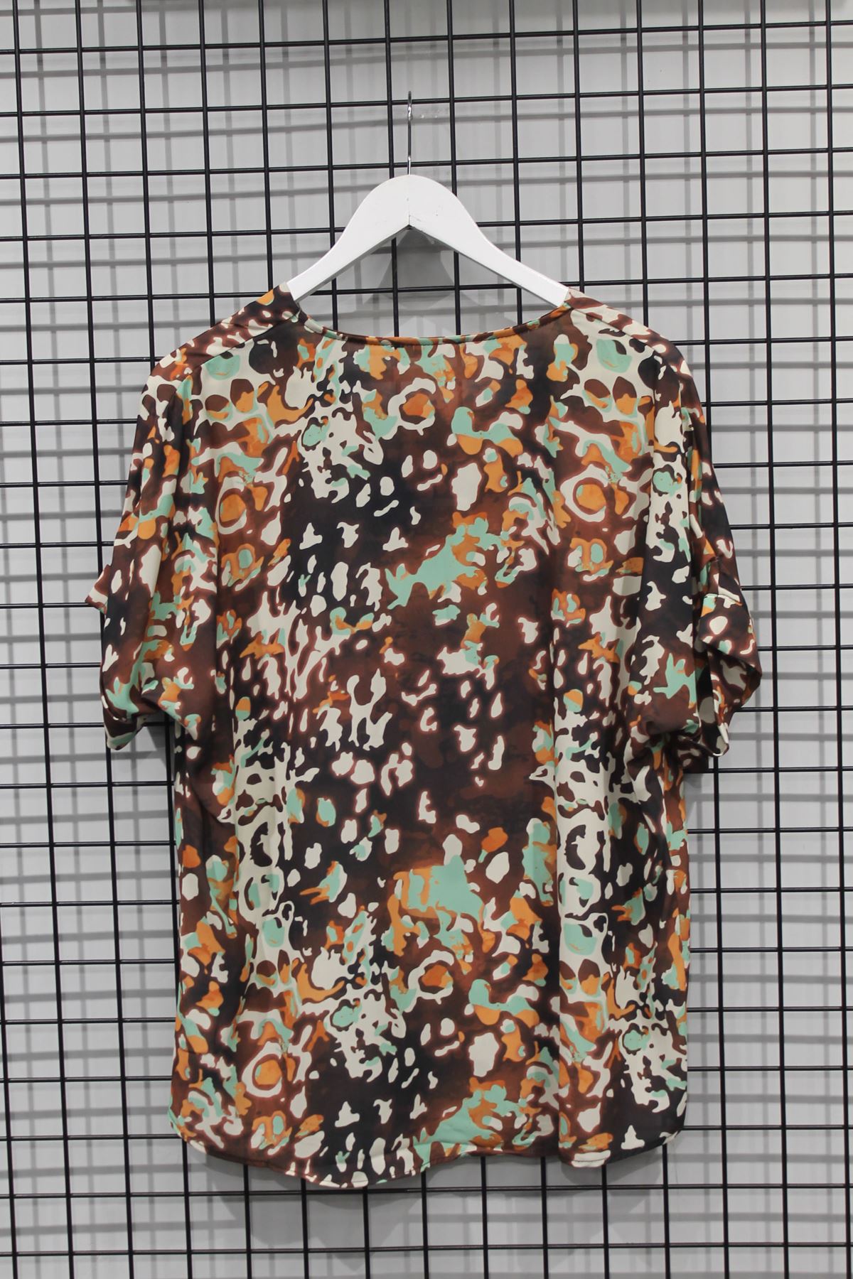 Jessica Blouse Short Sleeve V-Neck Oversize Leopard Print Blouse - Mint