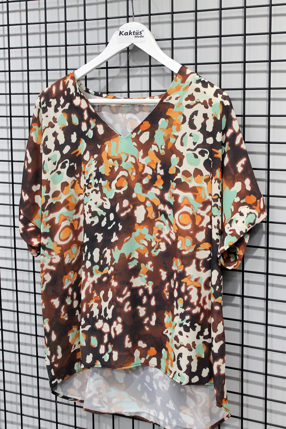 Jessica Blouse Short Sleeve V-Neck Oversize Leopard Print Blouse - Mint