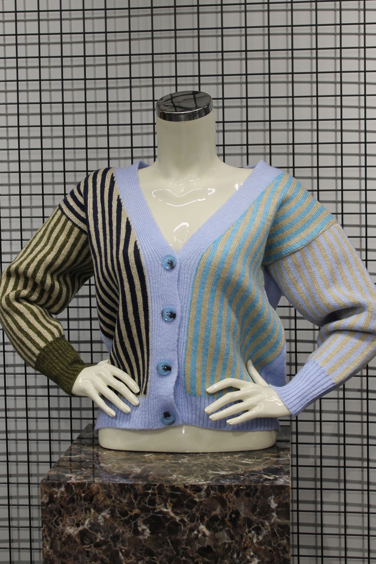 Knitwear Fabric Long Sleeve V-Neck Short Striped Women Cardigan - Blue