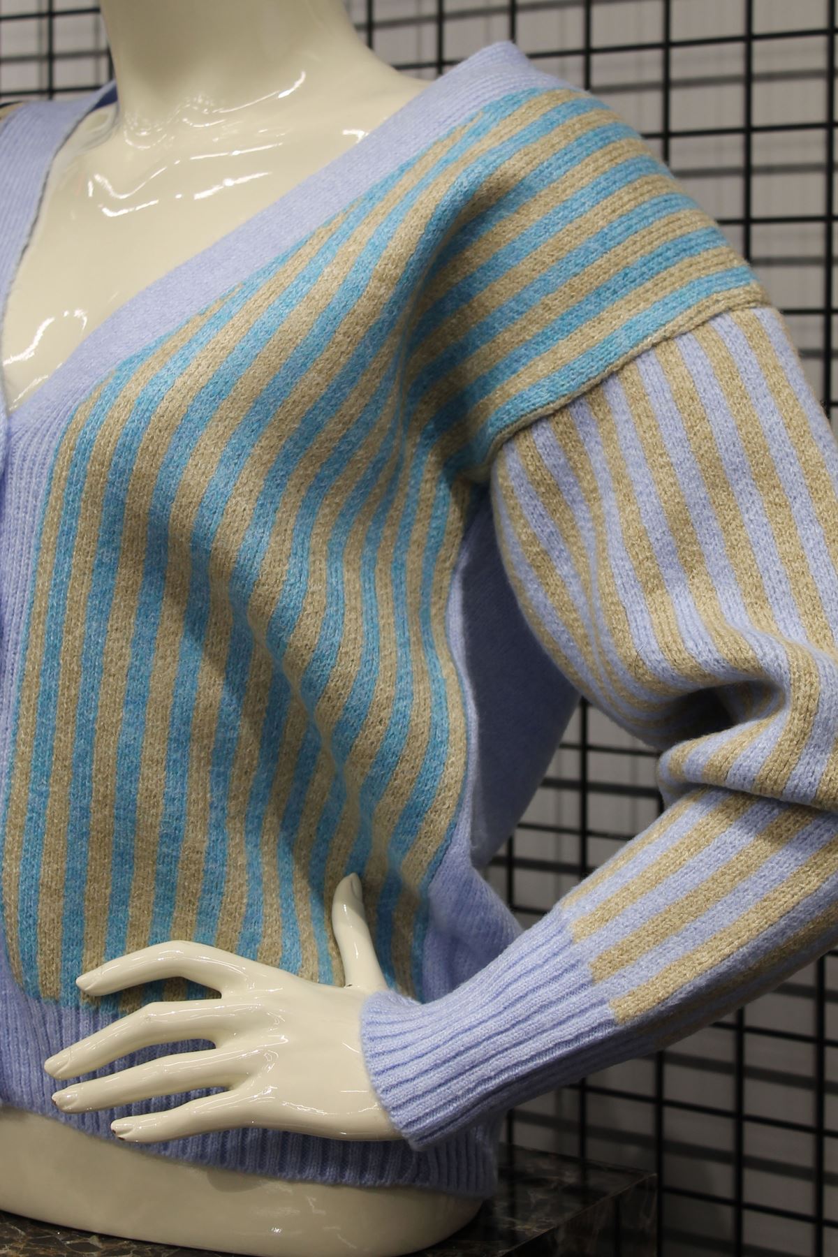 Knitwear Fabric Long Sleeve V-Neck Short Striped Women Cardigan - Blue