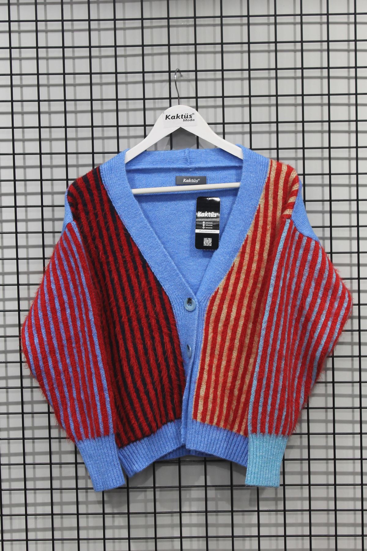Knitwear Fabric Long Sleeve V-Neck Short Striped Women Cardigan - Red