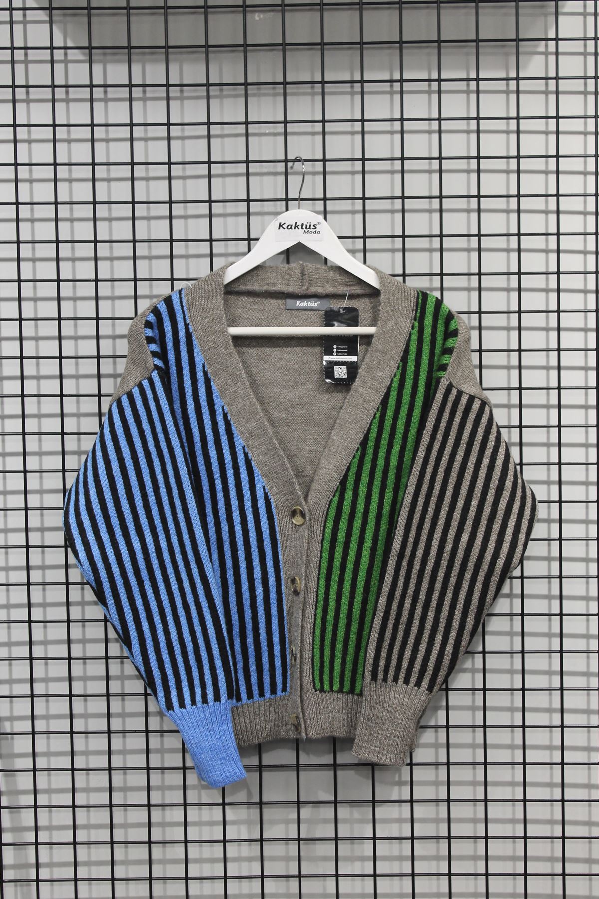 Knitwear Fabric Long Sleeve V-Neck Short Striped Women Cardigan - Blue-Green