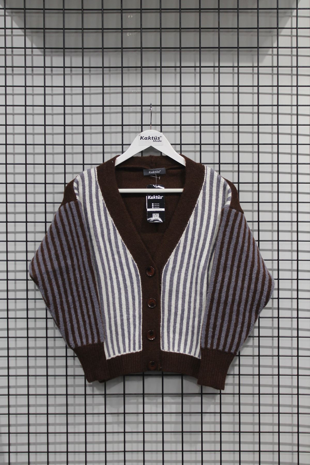 Knitwear Fabric Long Sleeve V-Neck Short Striped Women Cardigan - Brown