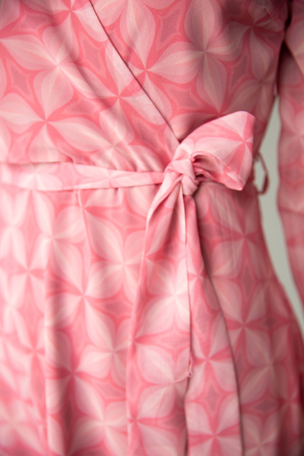 Chiffon Fabric Surplice Neck Floral Print Mini Dress - Pink